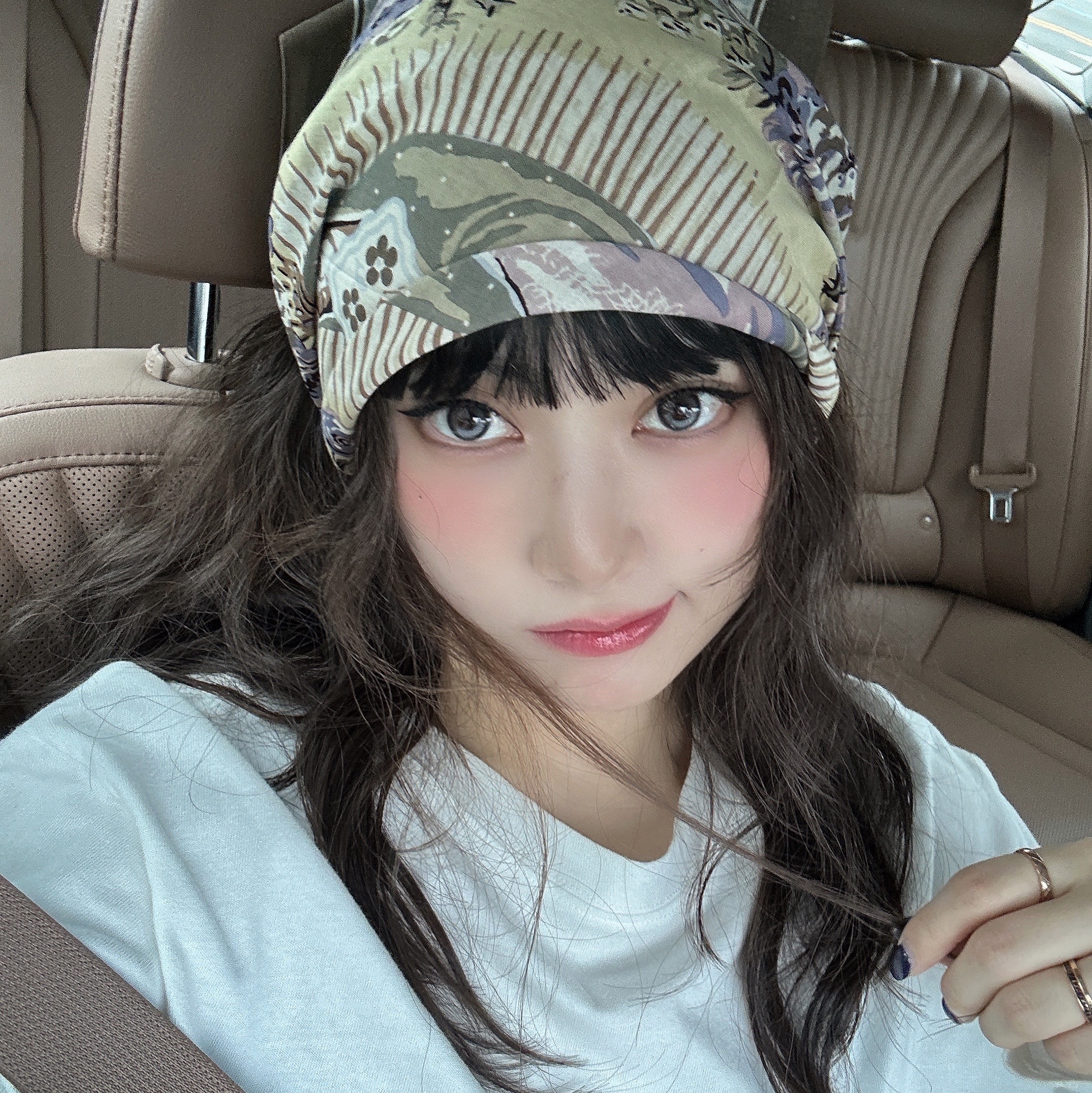 Kapital Colored Bandana Peckish Maria Brown, Kapital 20-T Crewlon T-Shirt Capital Patch White 착용 스타일 - 1
