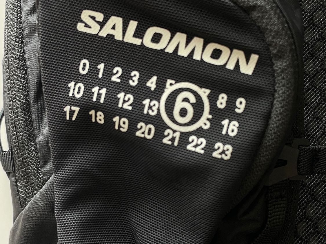 Salomon x MM6 Maison Margiela XT-15 Black, Salomon x MM6 Maison Margiela Gilet Black 착용 스타일 - 5