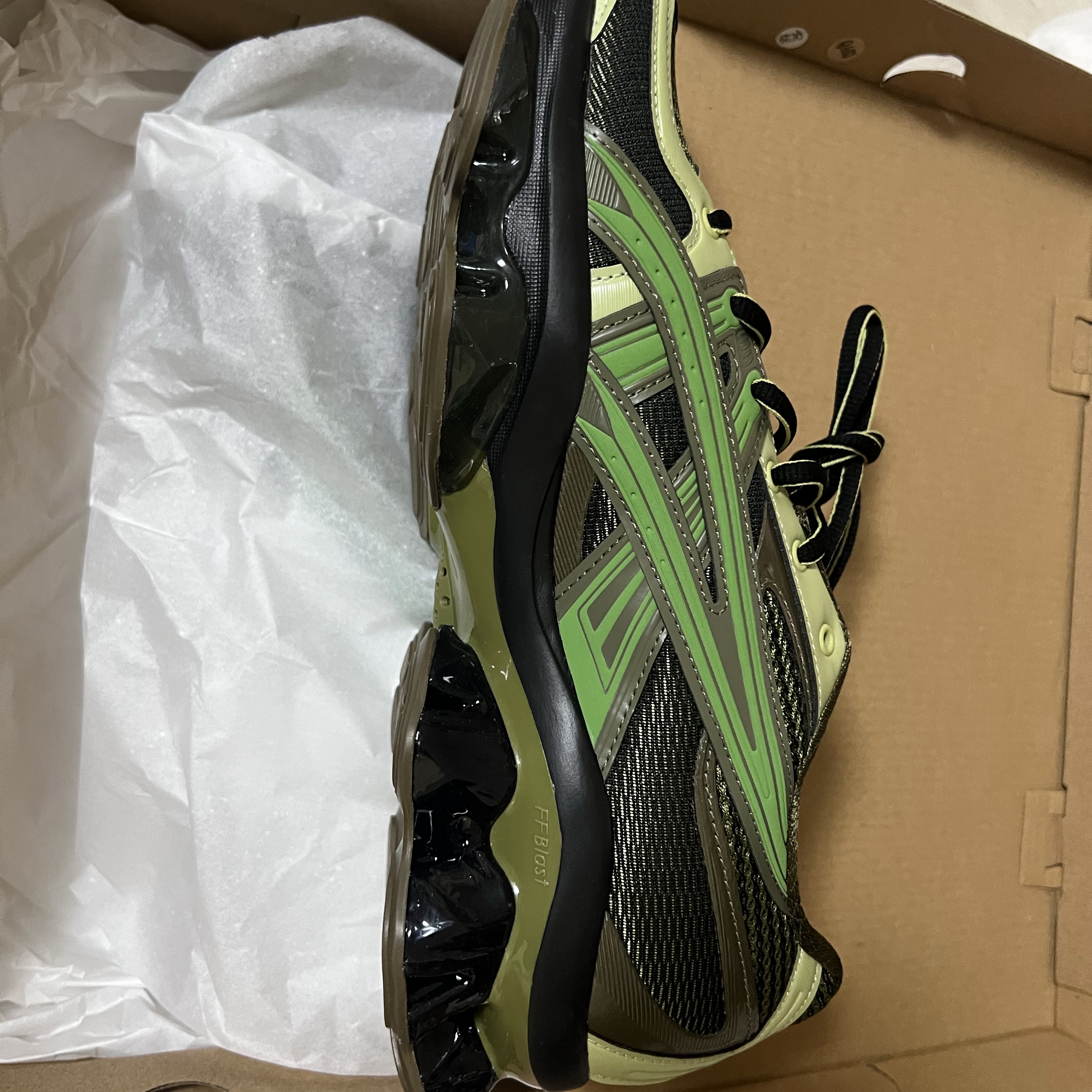 Asics US5-S Gel-Quantum Kinetic Moss Bamboo 착용 스타일 - 5