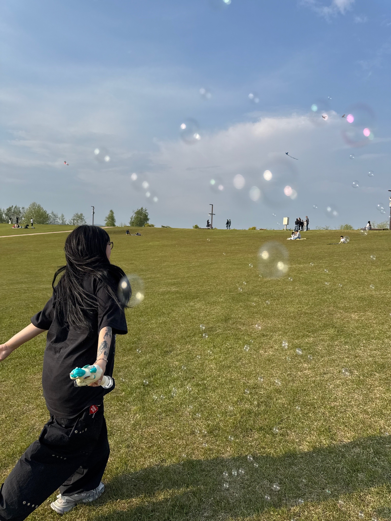 Supreme Announcing T-Shirt Black - 25SS, Balenciaga 3XL Sneakers Light Beige 착용 스타일 - 1