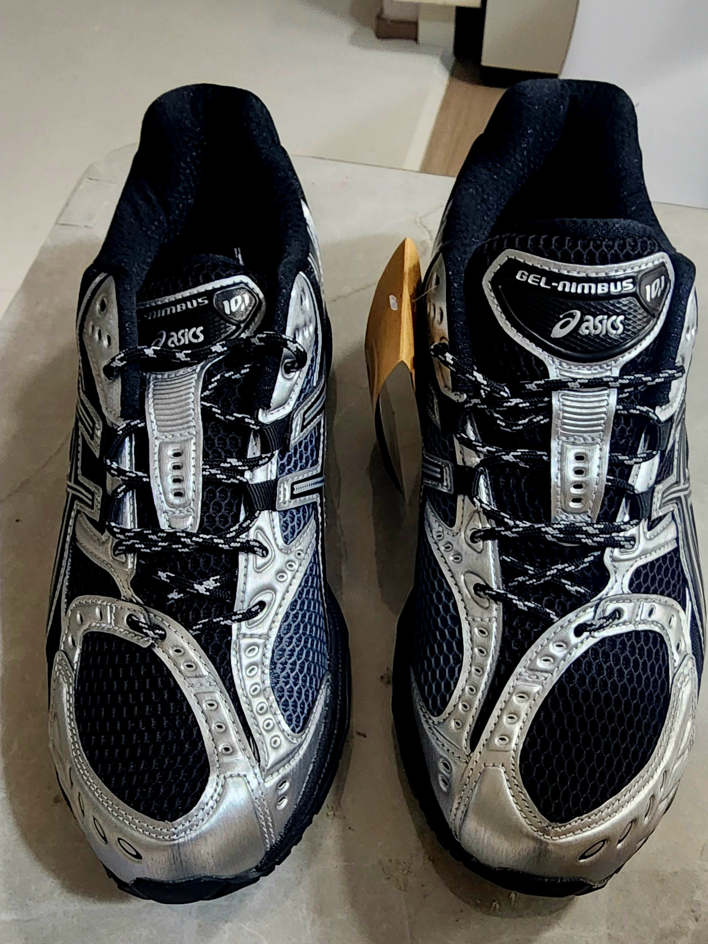 Asics Gel-Nimbus 10.1 Black Pure Silver - Korea Exclusive 착용 스타일