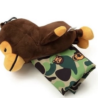 BAPE Baby Milo Plush Doll Recycle Tote Bag Green 착용 스타일 - 2