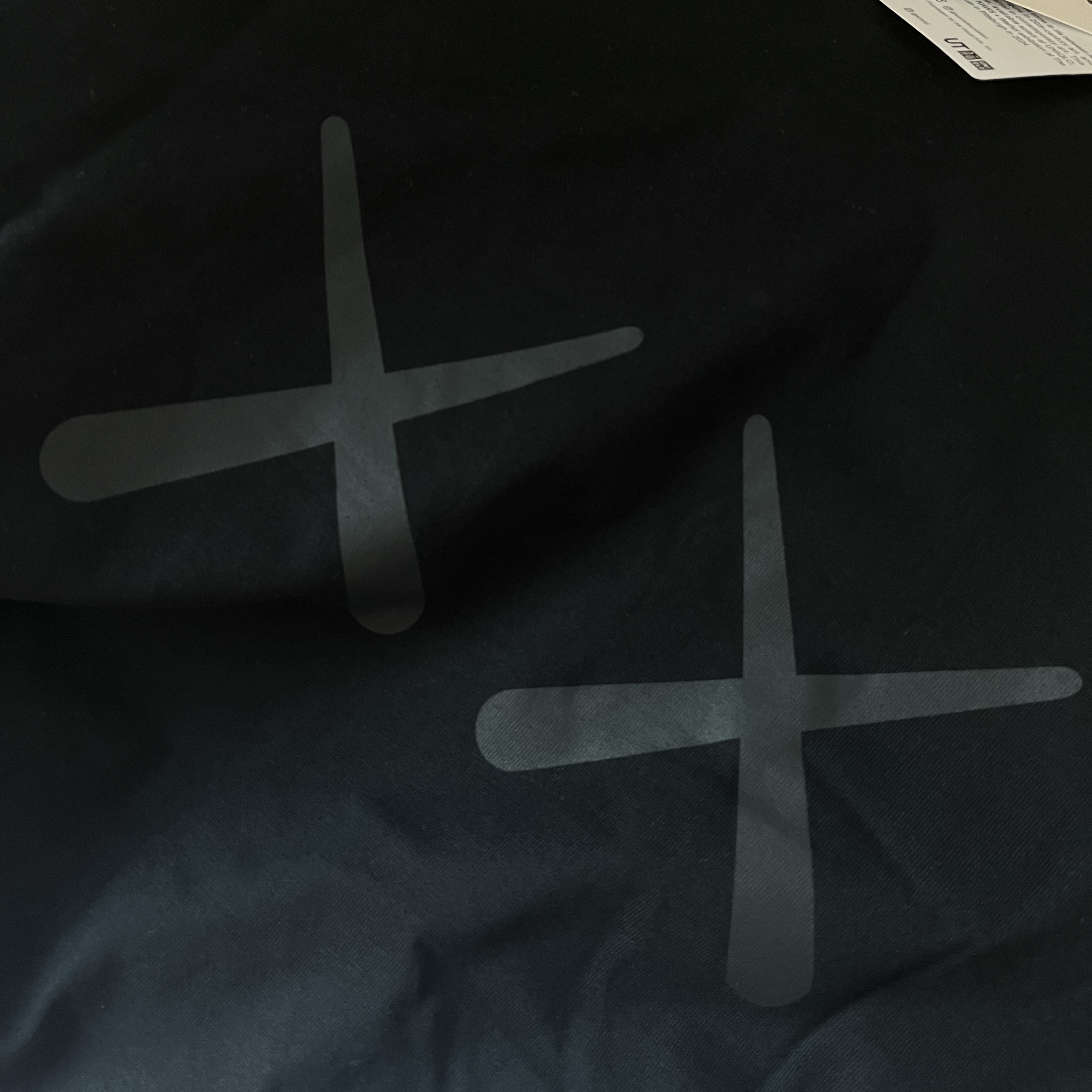 Uniqlo UT x Kaws x Warhol S/S Graphic T-Shirt D Black 착용 스타일