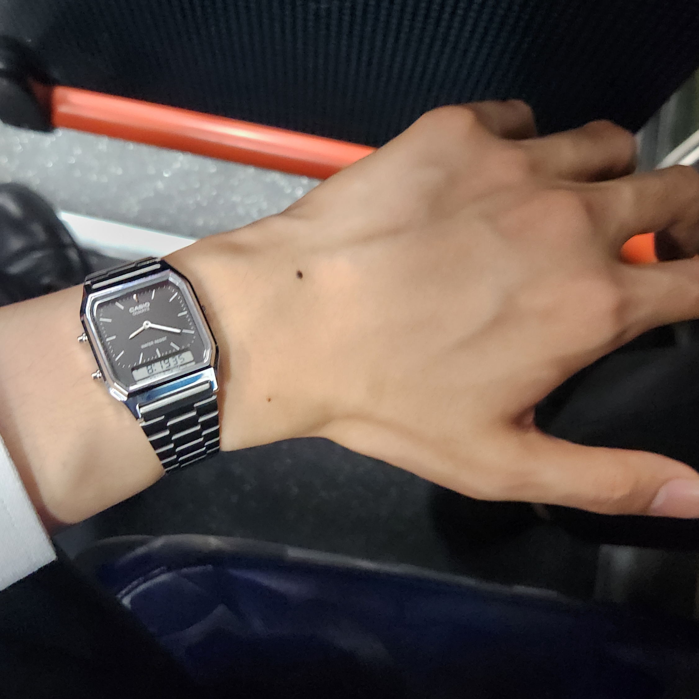 Casio AQ-230A-1DMQ 착용 스타일