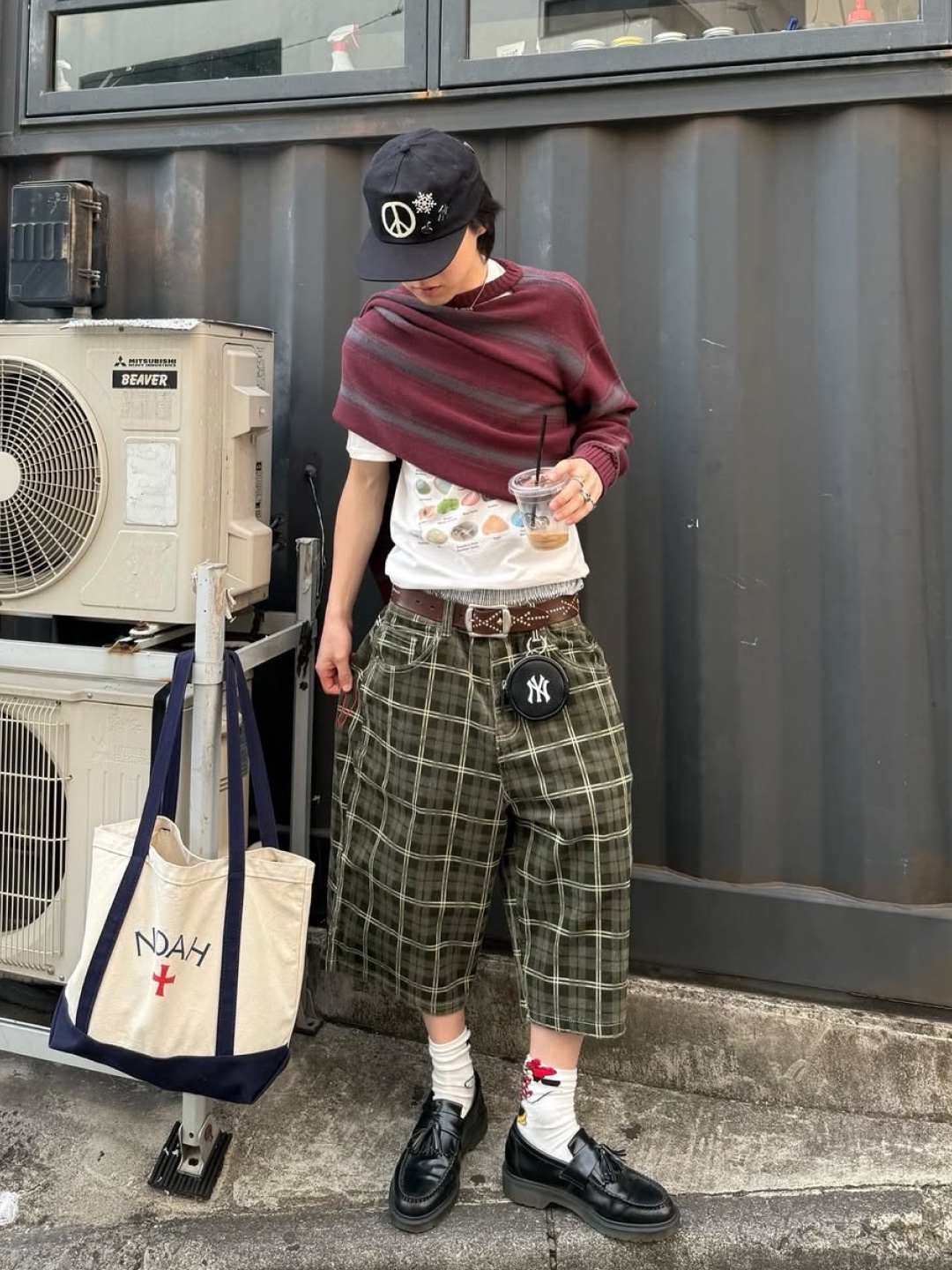 Stussy Pickup T-Shirt White, Thevinylhouse Mohair Multi Striped Sweater Red 착용 스타일 - 2