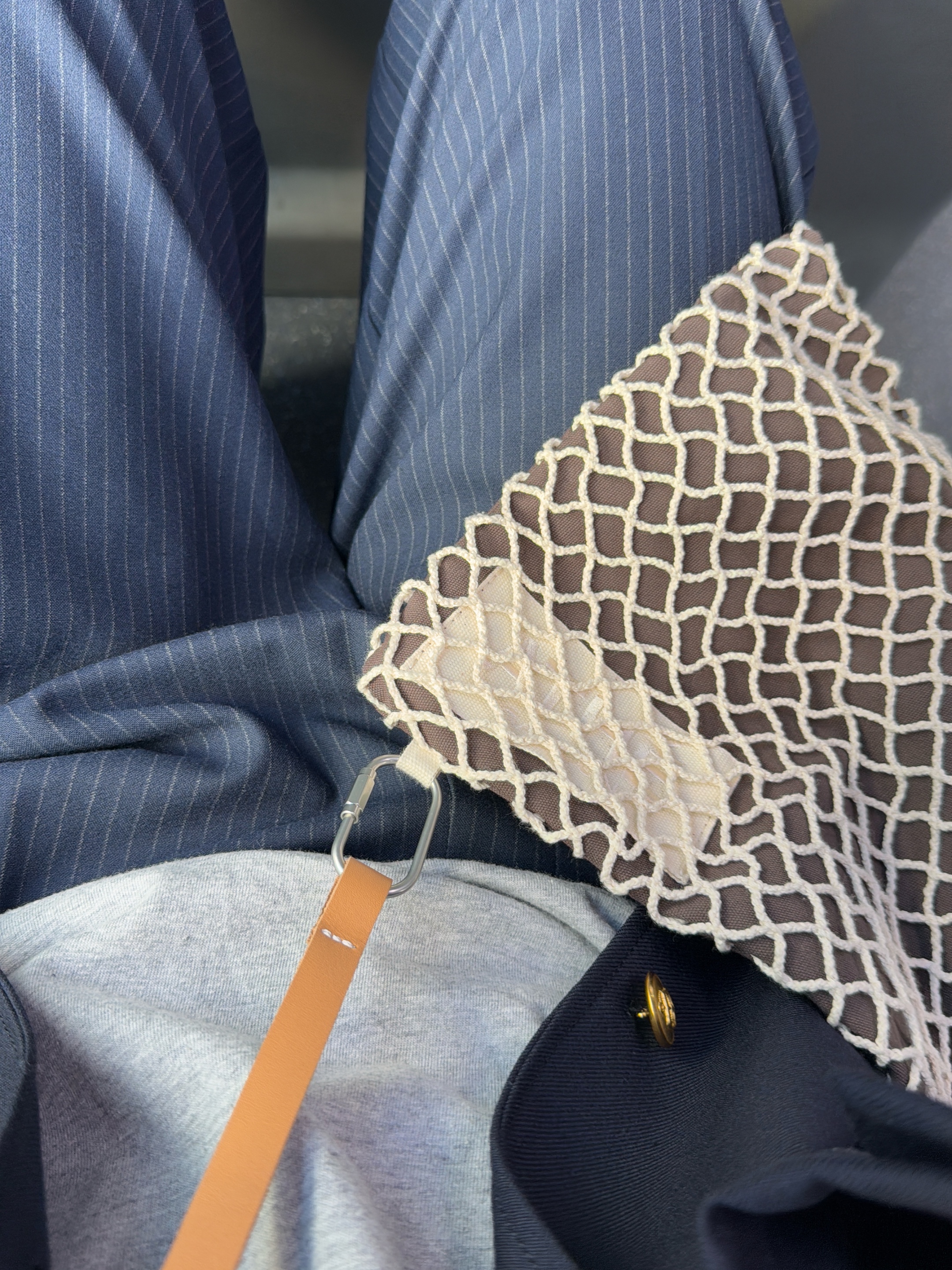 Athe garcon Net Bag Brown 착용 스타일