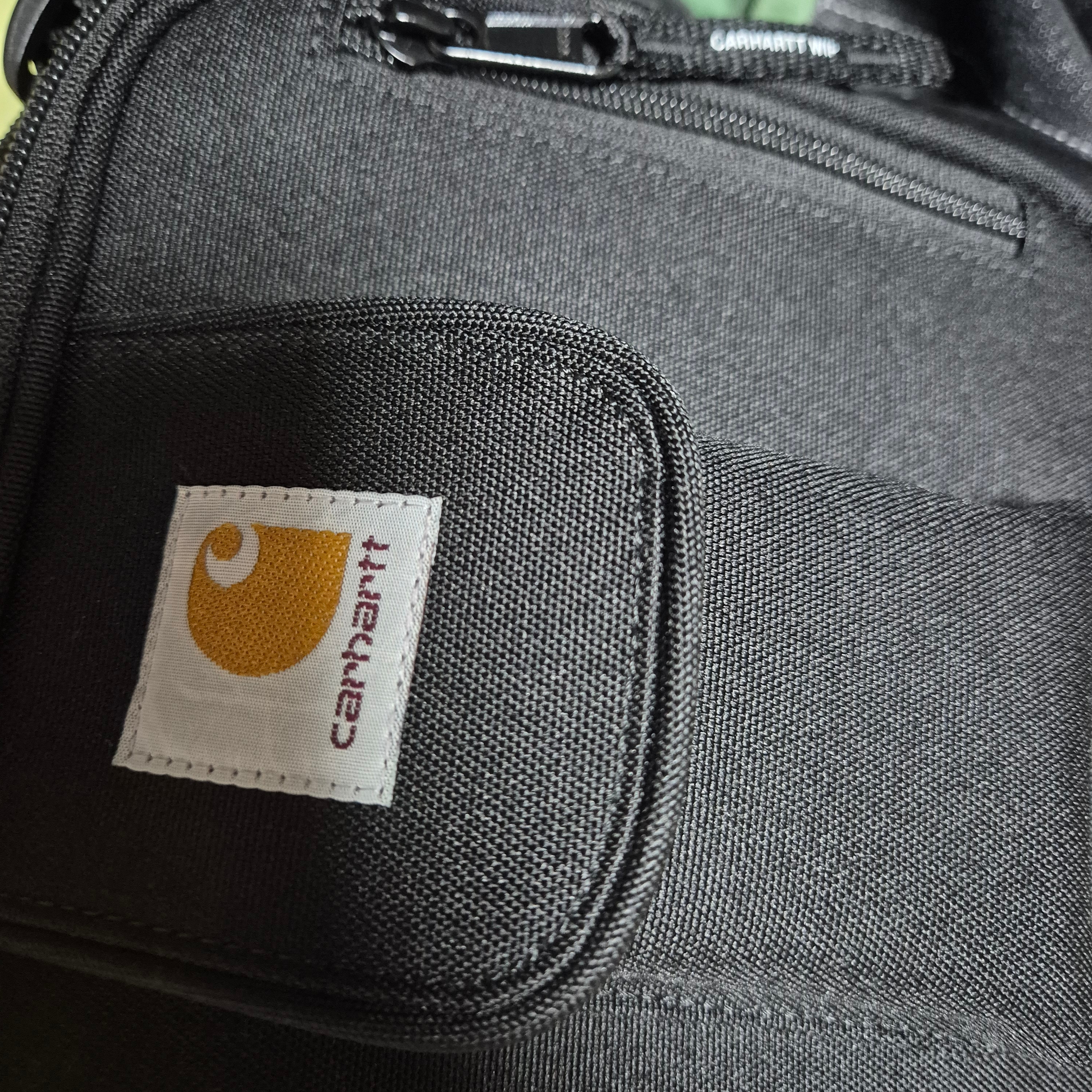 Carhartt WIP Essentials Bag Black 착용 스타일