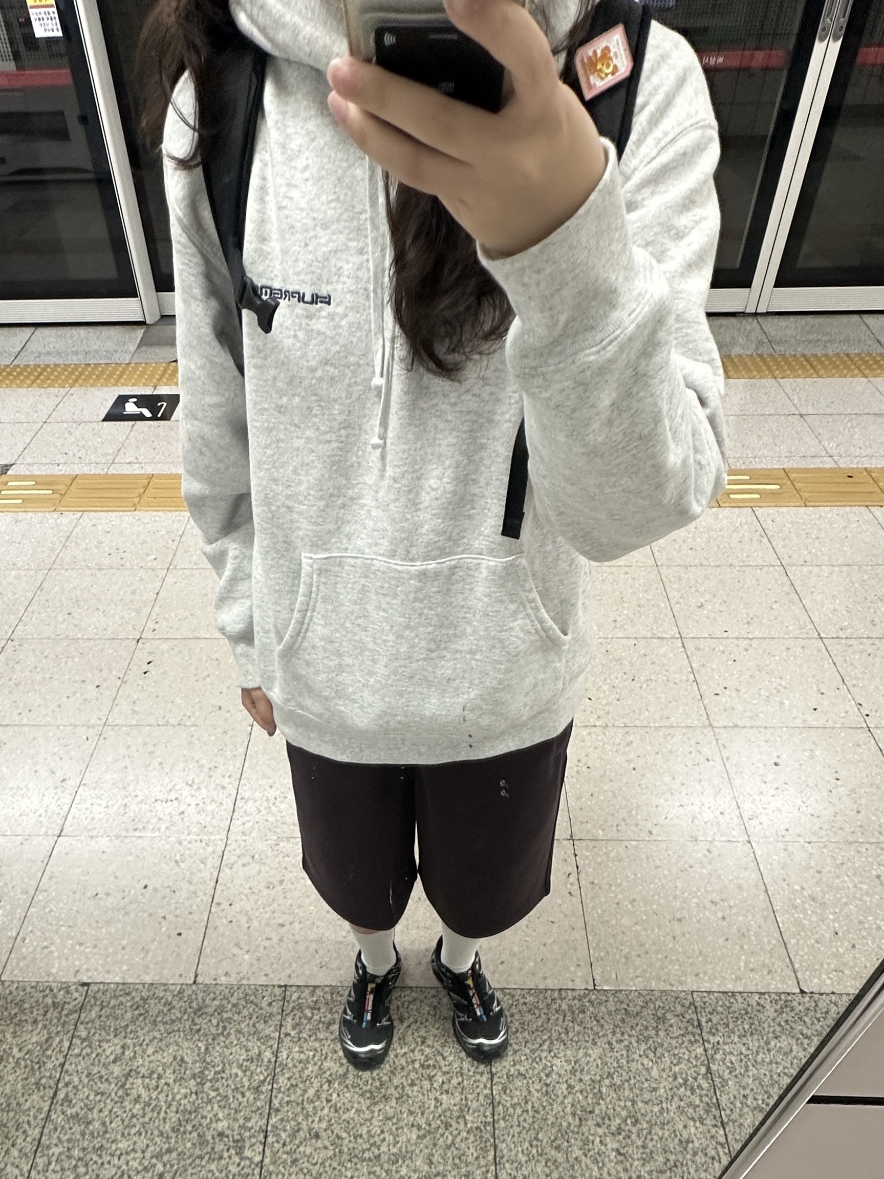 Supreme AOI Stacked Hooded Sweatshirt Ash Grey - 24FW, Salomon XT-6 GTX Black Silver 착용 스타일