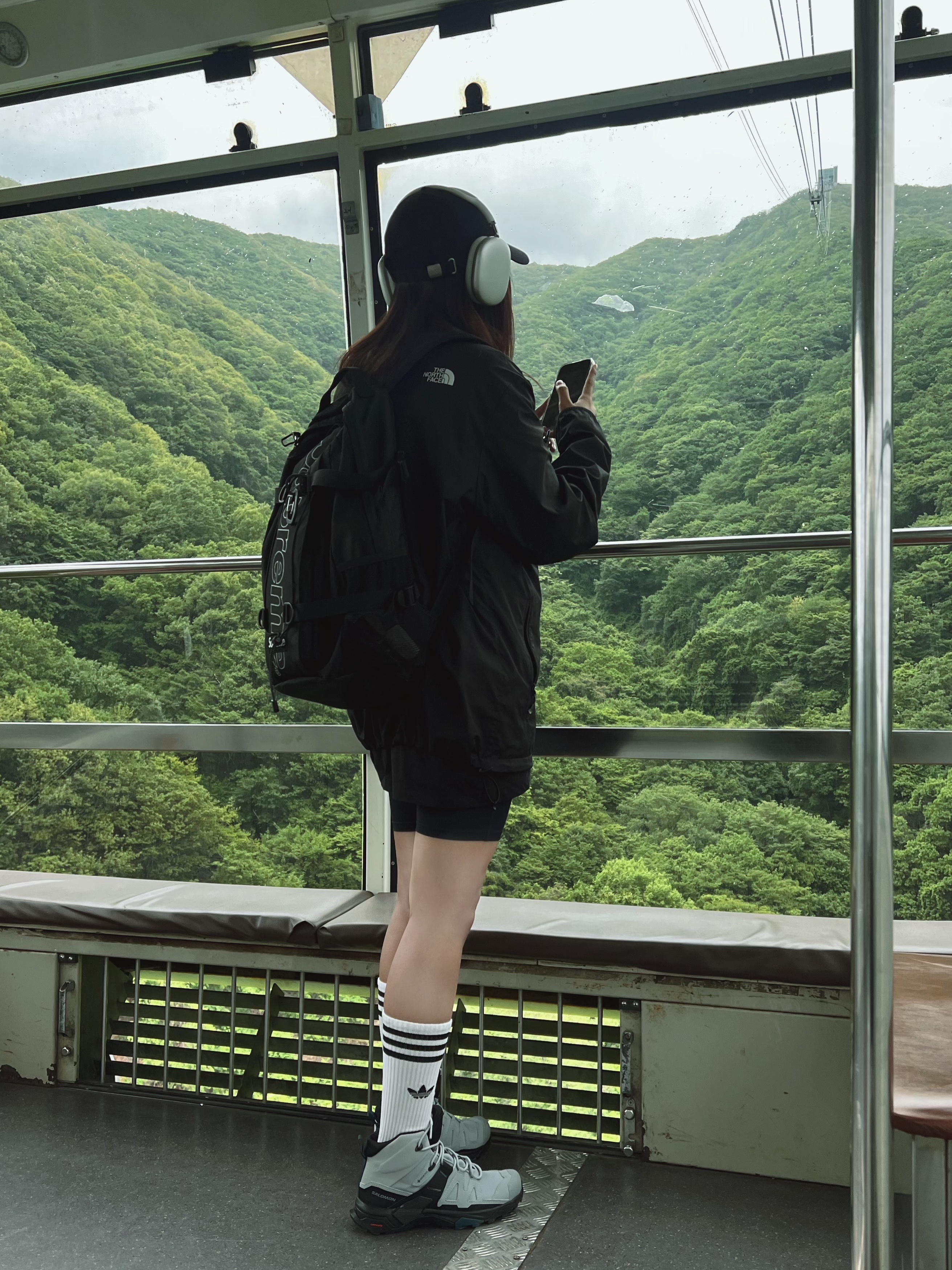 Apple AirPods Max Lightning Silver (Korean Ver.), Supreme Backpack Black - 18FW 착용 스타일 - 1