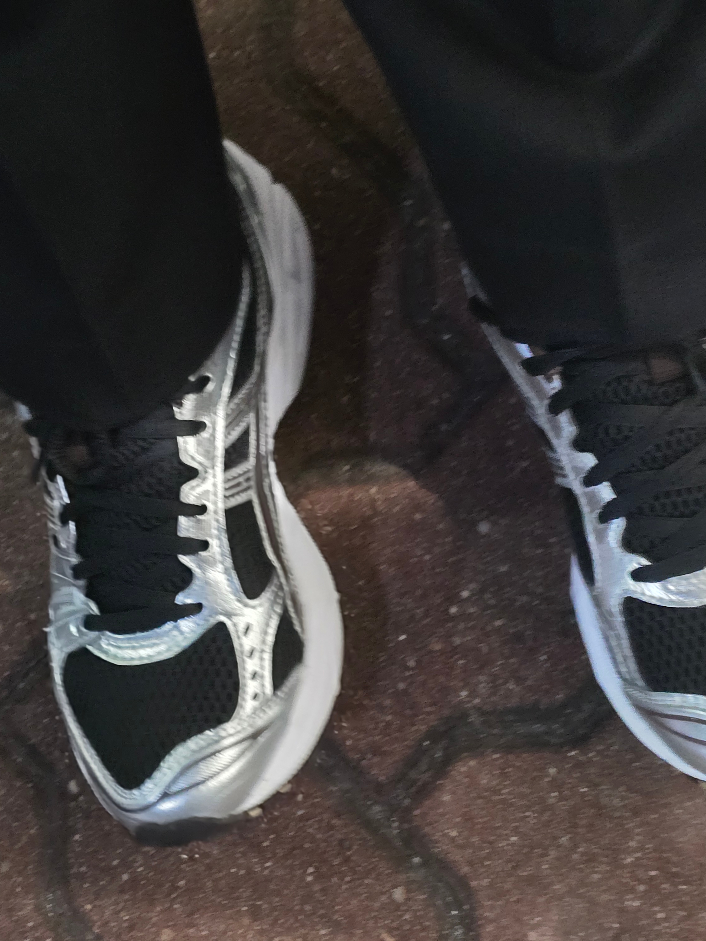 Asics Gel-Kayano 14 Black Coffee 착용 스타일