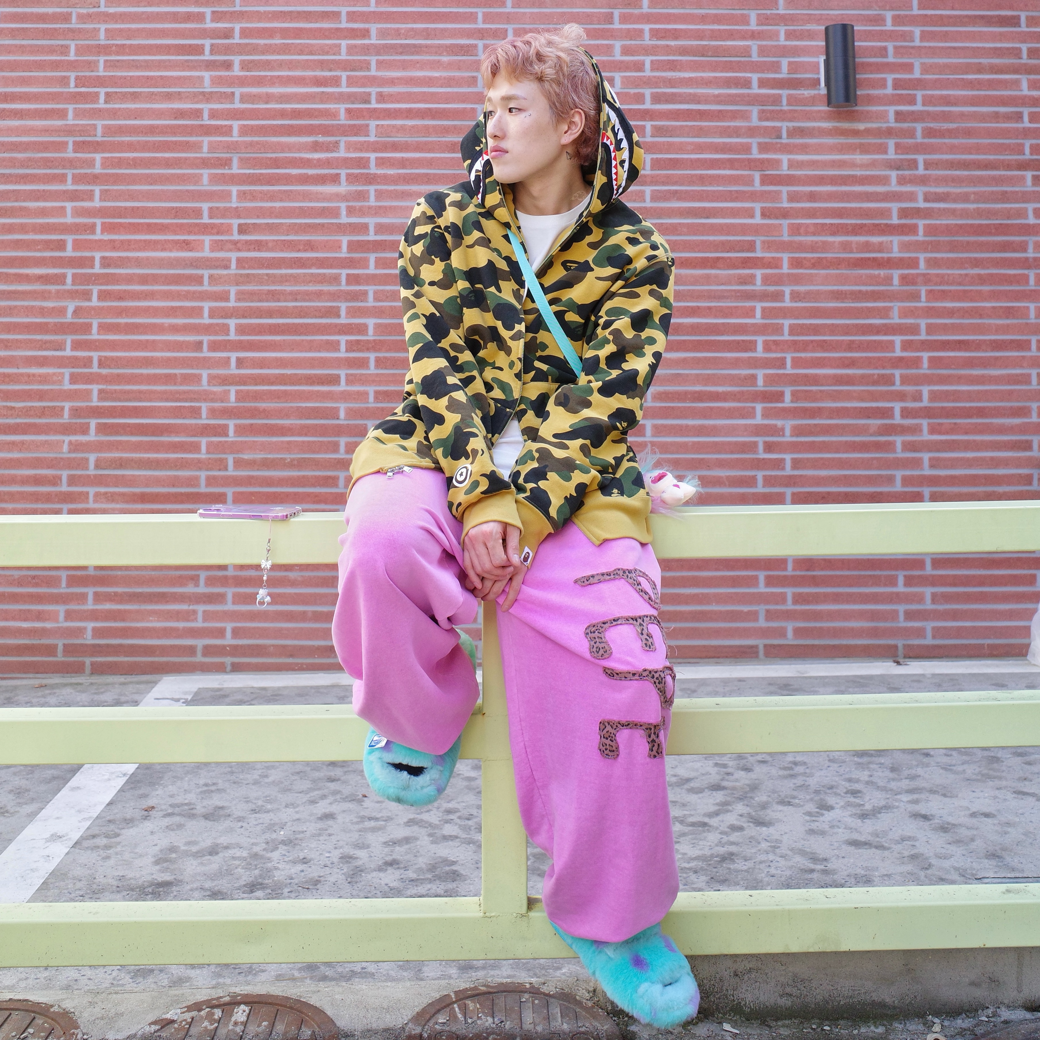 BAPE 1st Camo Shark Full Zip Hoodie Yellow, Crocs x Disney Pixar Monters, Inc. Sulley Classic Cozzzy Sandal Multi 착용 스타일 - 1