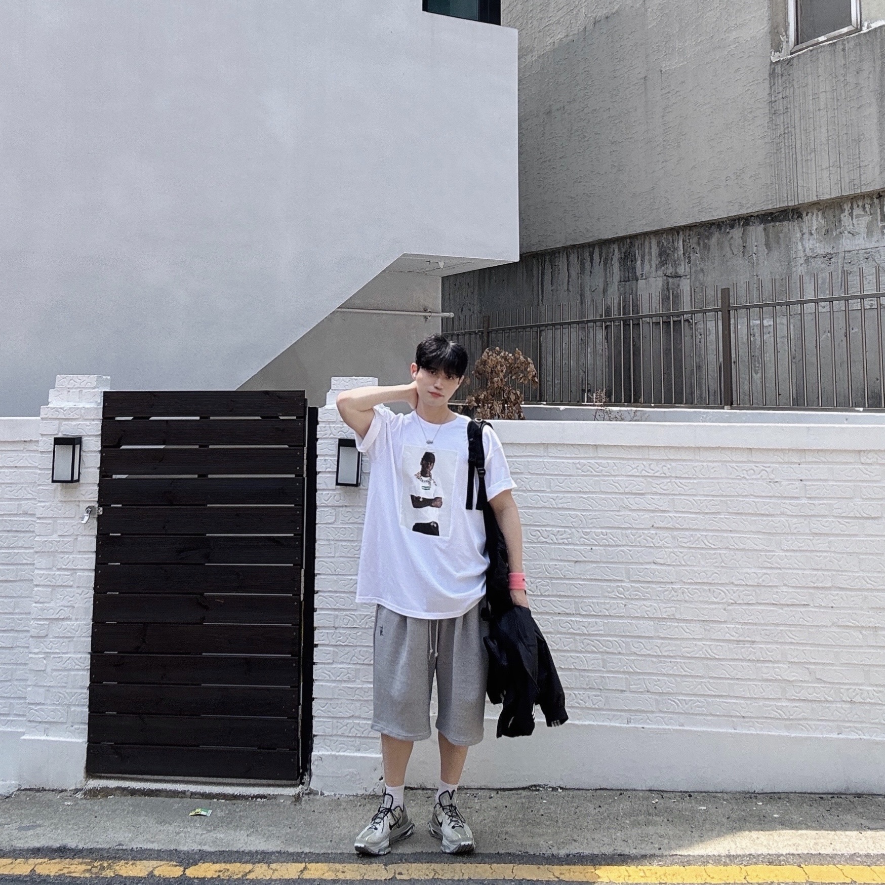 Supreme Tyler The Creator T-Shirt White - 24FW, Nike x Matthew M Williams Zoom 004 Stone 착용 스타일 - 3