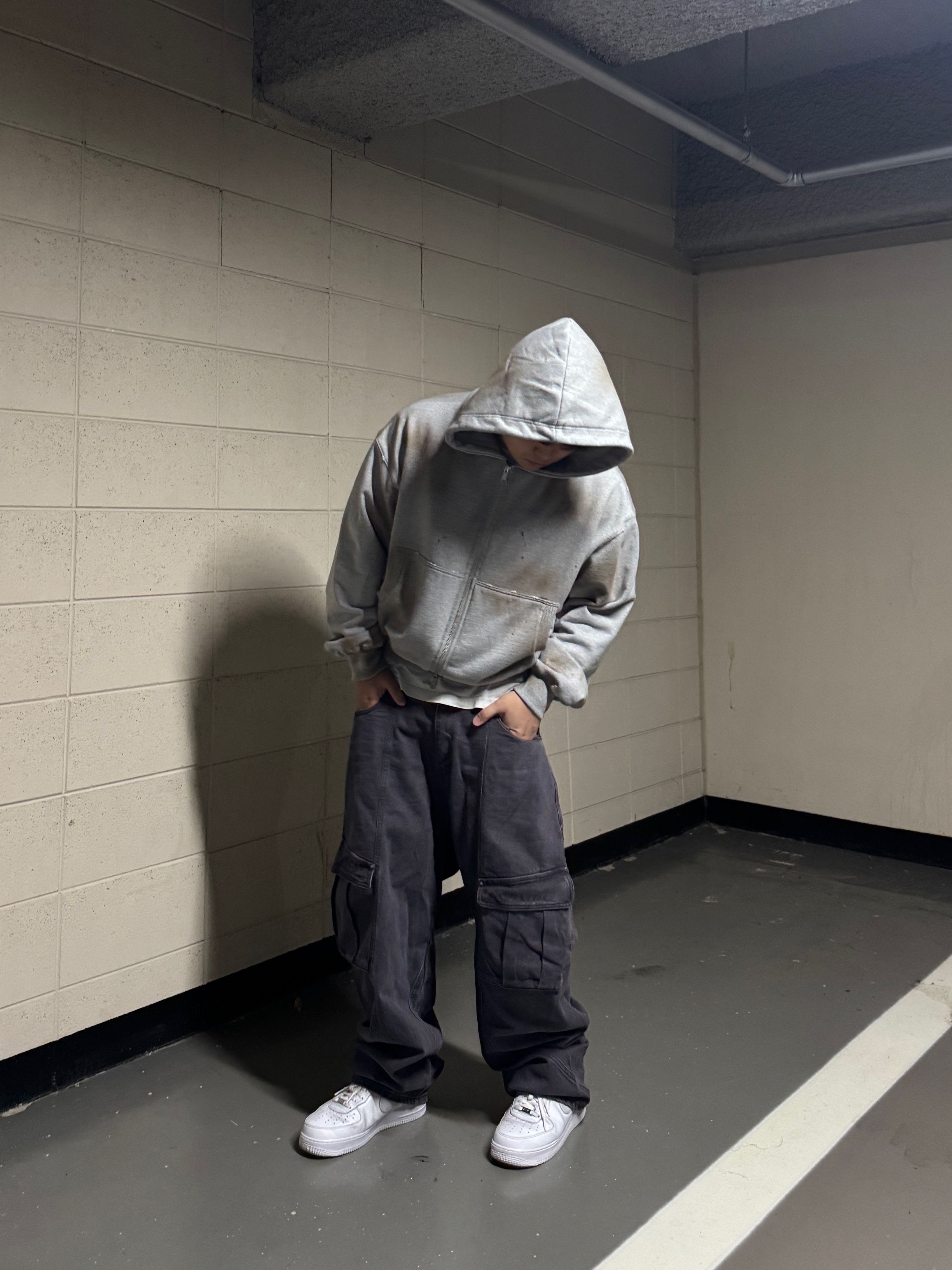 [KREAM 단독] Ballute Curved Cargo Cutting Line Pants, Nike x 1017 Alyx 9SM Air Force 1 Low SP White 착용 스타일