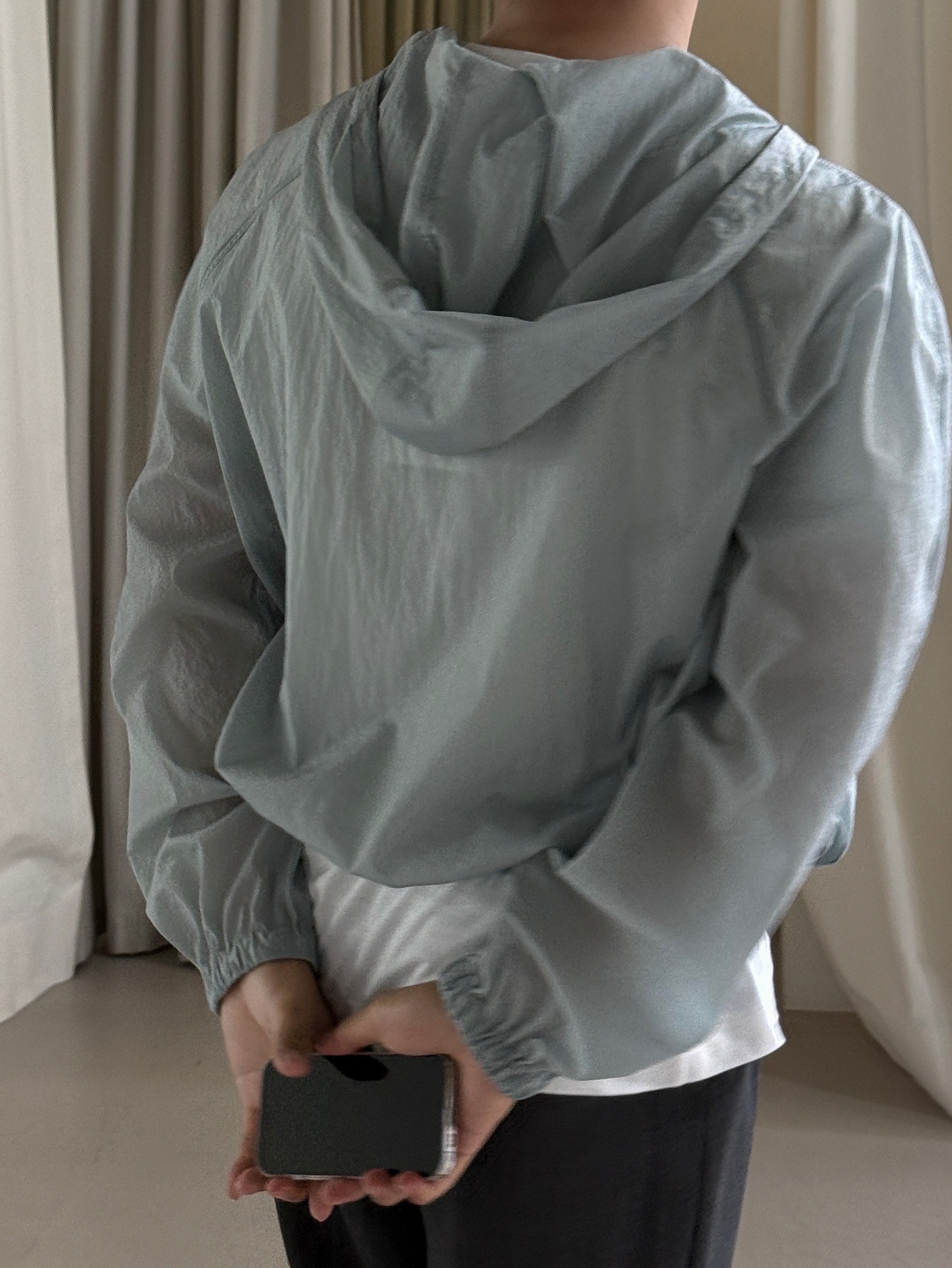 On Running x Post Archive Faction (Paf) Cloudventure Peak Ice Moon, Amomento Hood Shirring Jumper Light Grey 착용 스타일 - 5