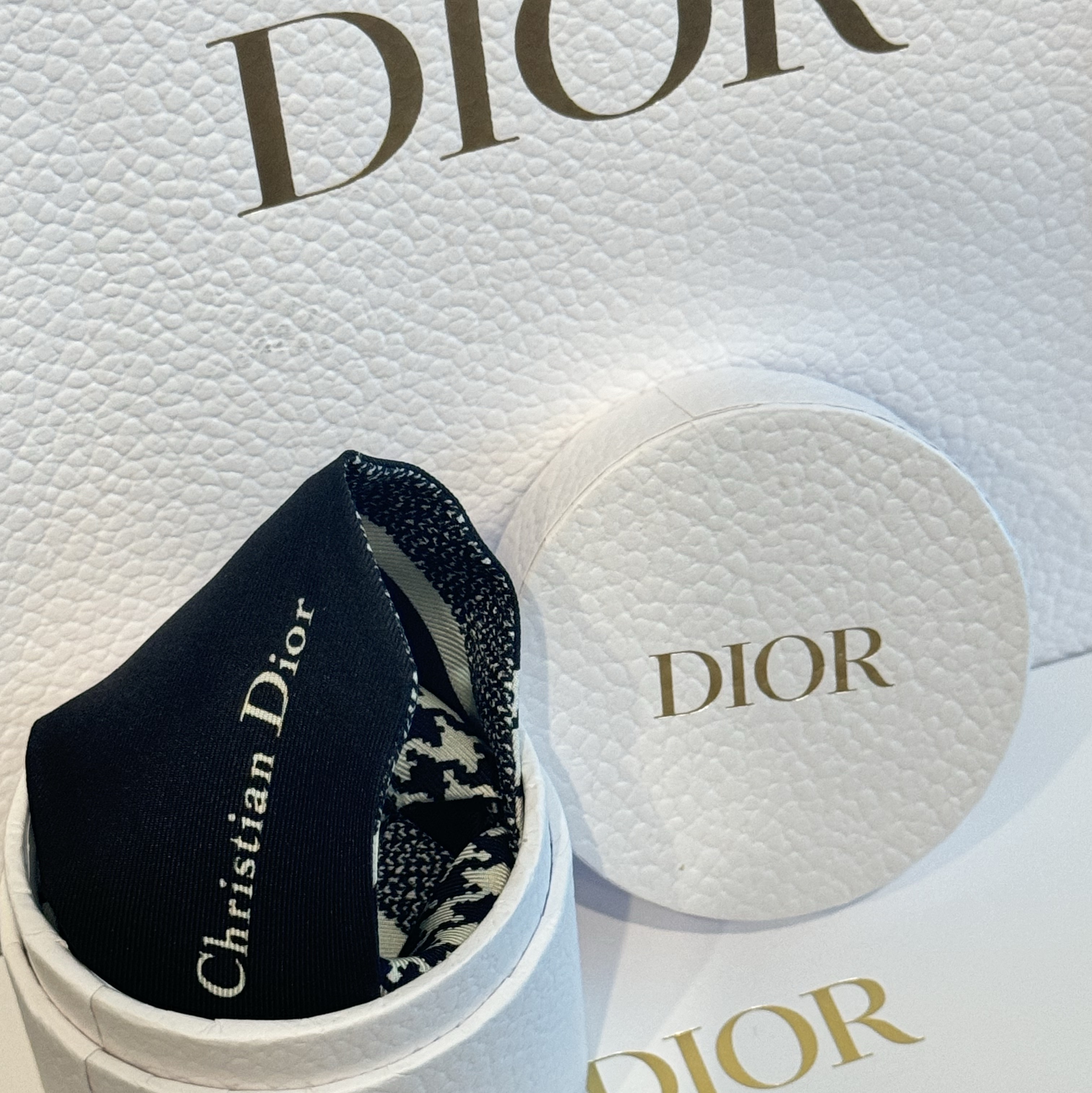 (W) Dior Oblique Mitzah Scarf Silk Twill Navy Blue 착용 스타일