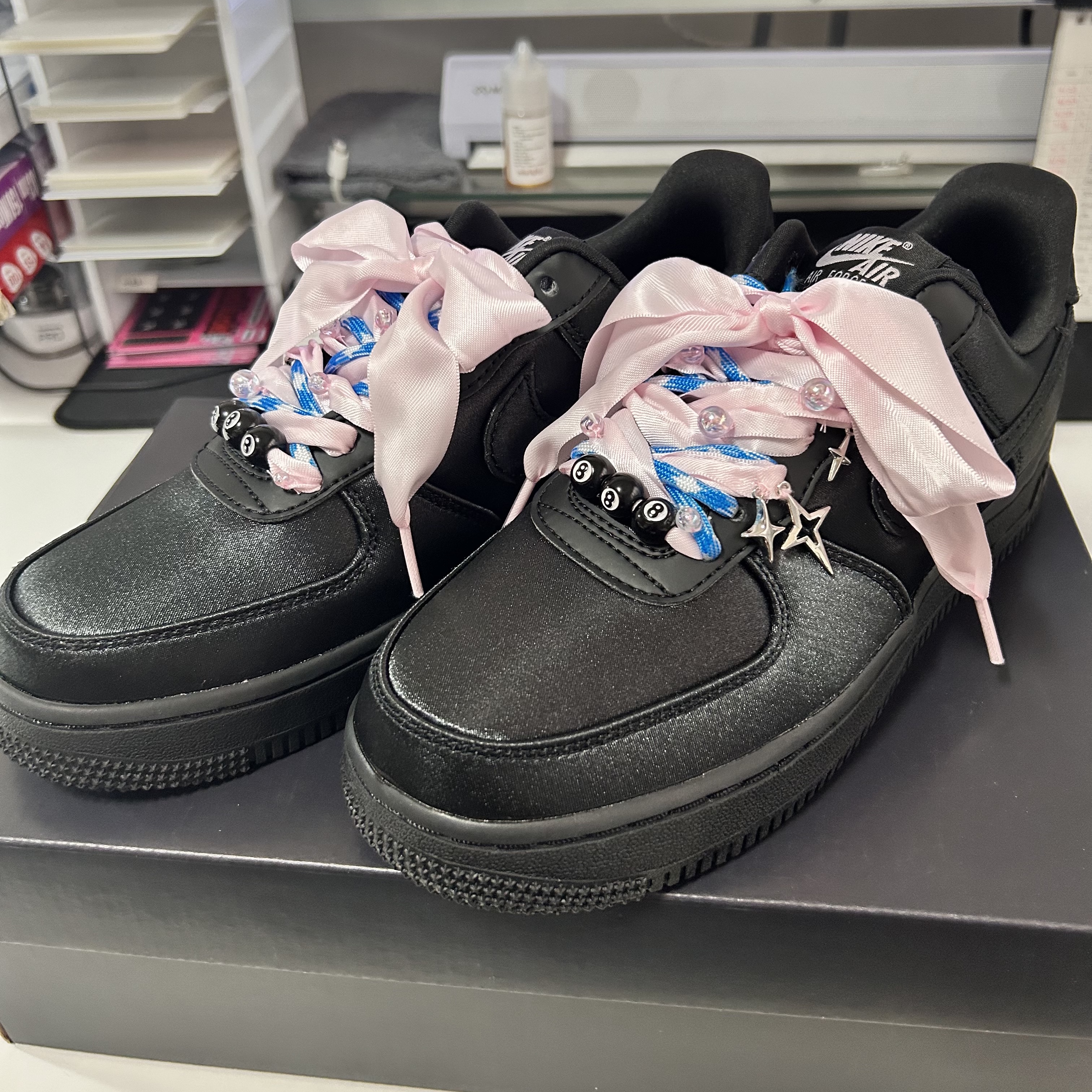 (W) Nike Air Force 1 '07 LV8 Black Pink Ice 착용 스타일