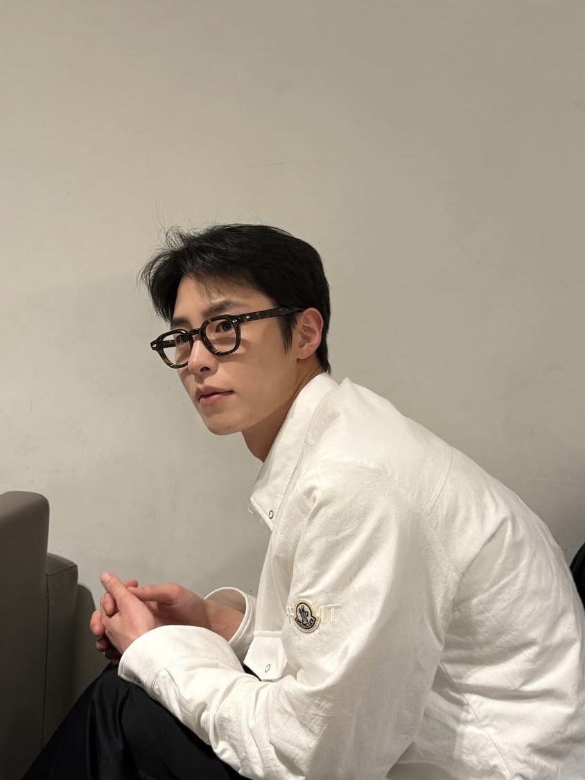 Moncler x Fragment Padded Shirt Jacket White - 25SS 착용 스타일 - 1