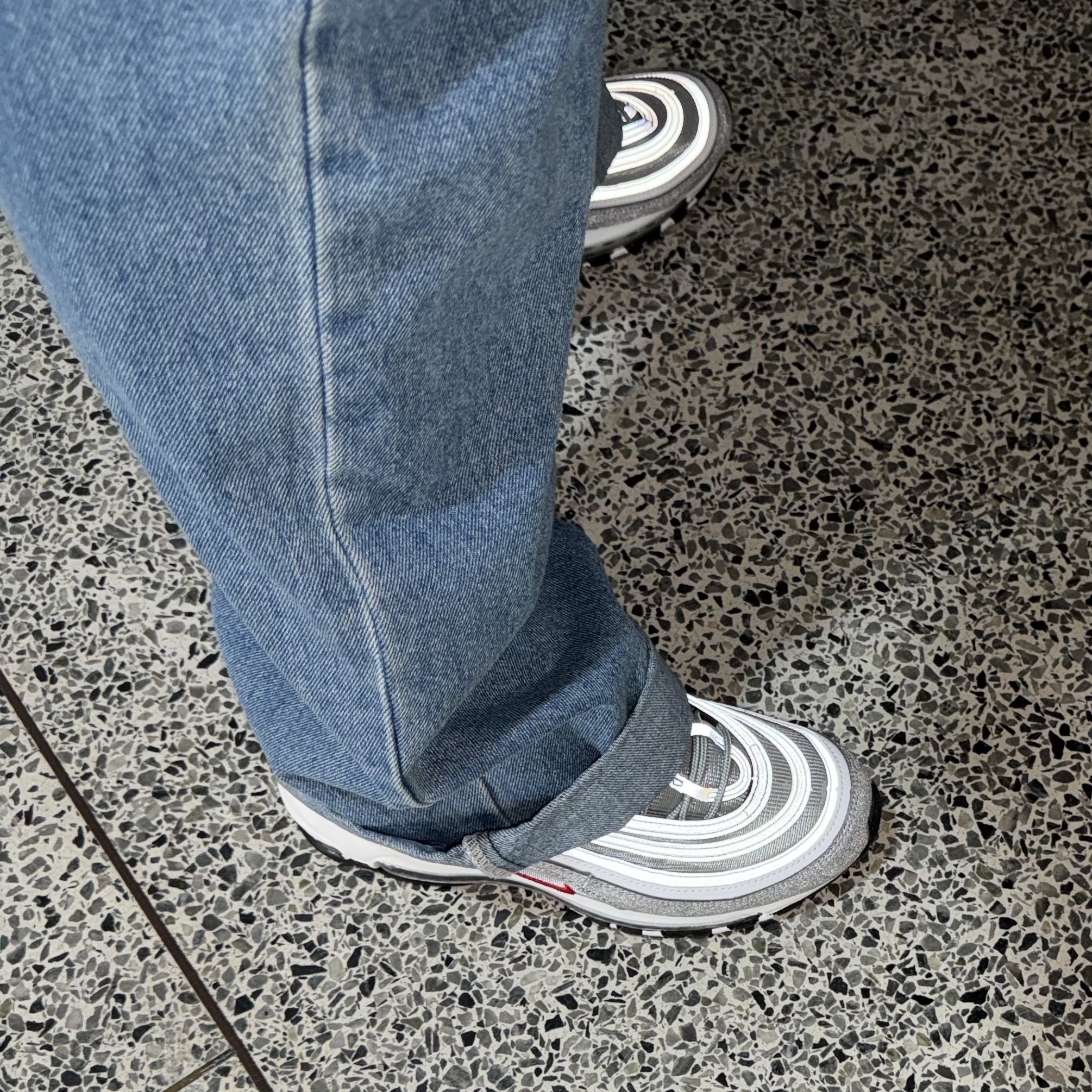 Nike Air Max 97 OG Silver Bullet 2022 착용 스타일