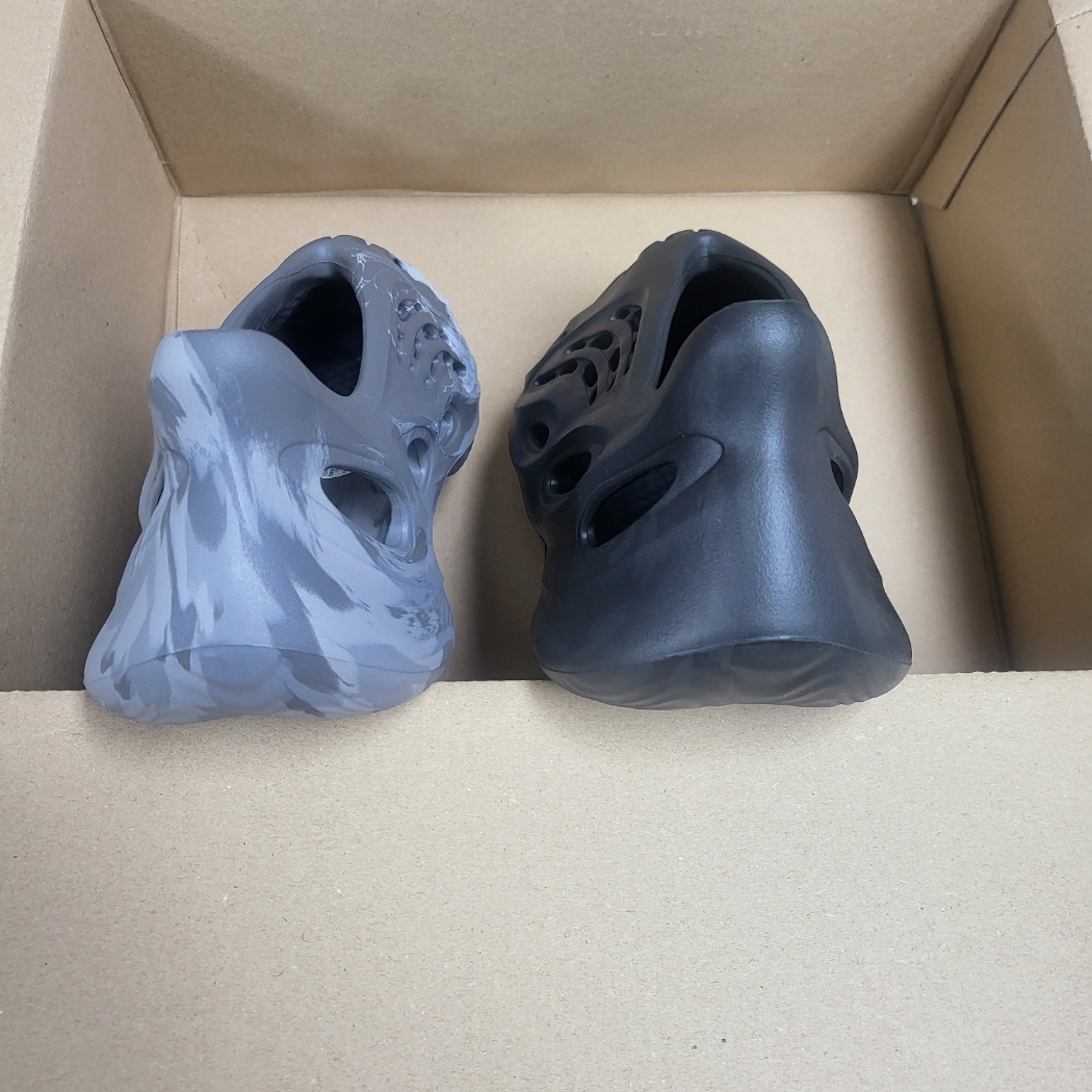 Adidas Yeezy Foam RNNR MX Granite, Adidas Yeezy Foam RNNR Onyx 착용 스타일