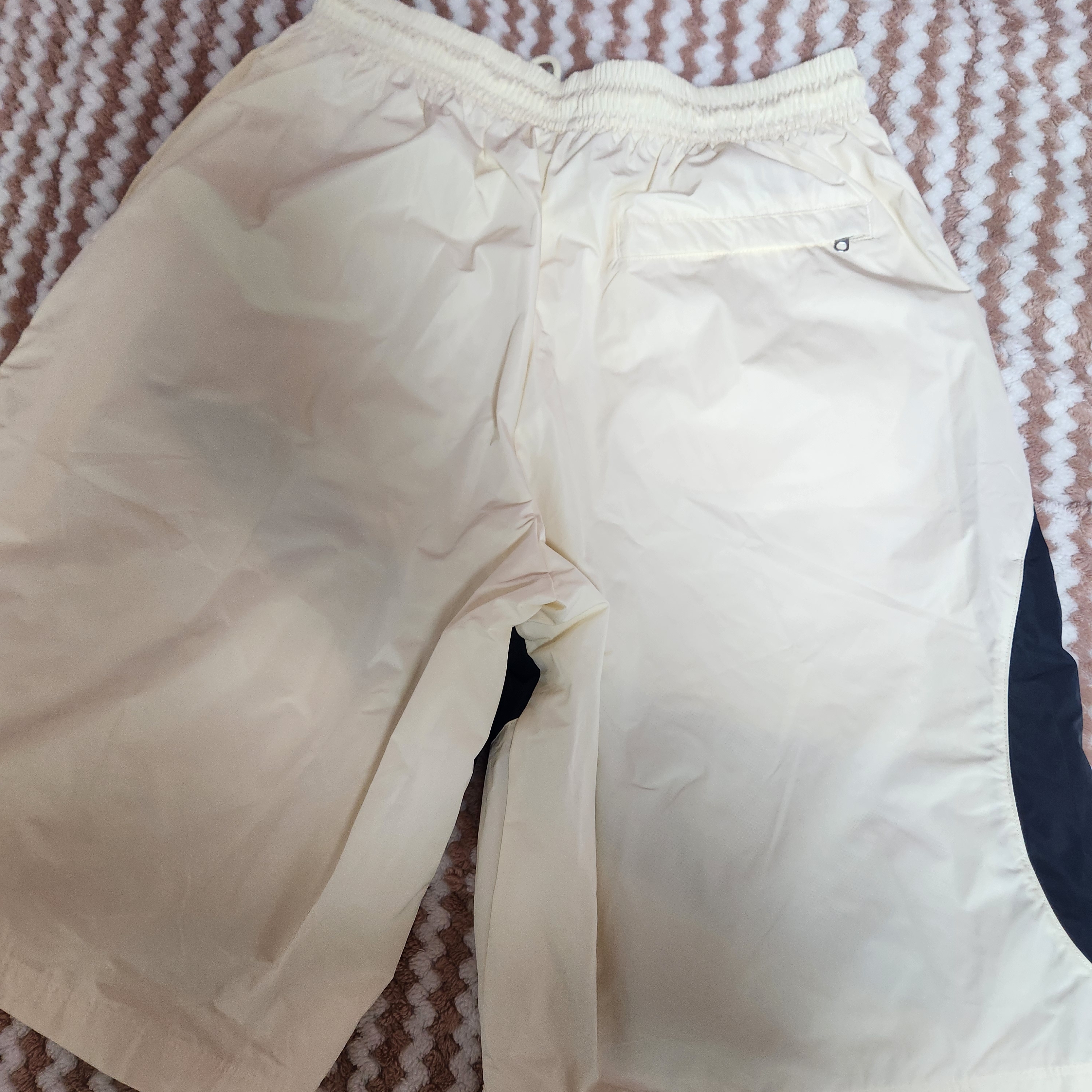 Nike NSW Swoosh Woven Shorts Coconut Milk Black - Asia, Nike NSW Swoosh Woven Shorts Black - Asia 착용 스타일 - 2