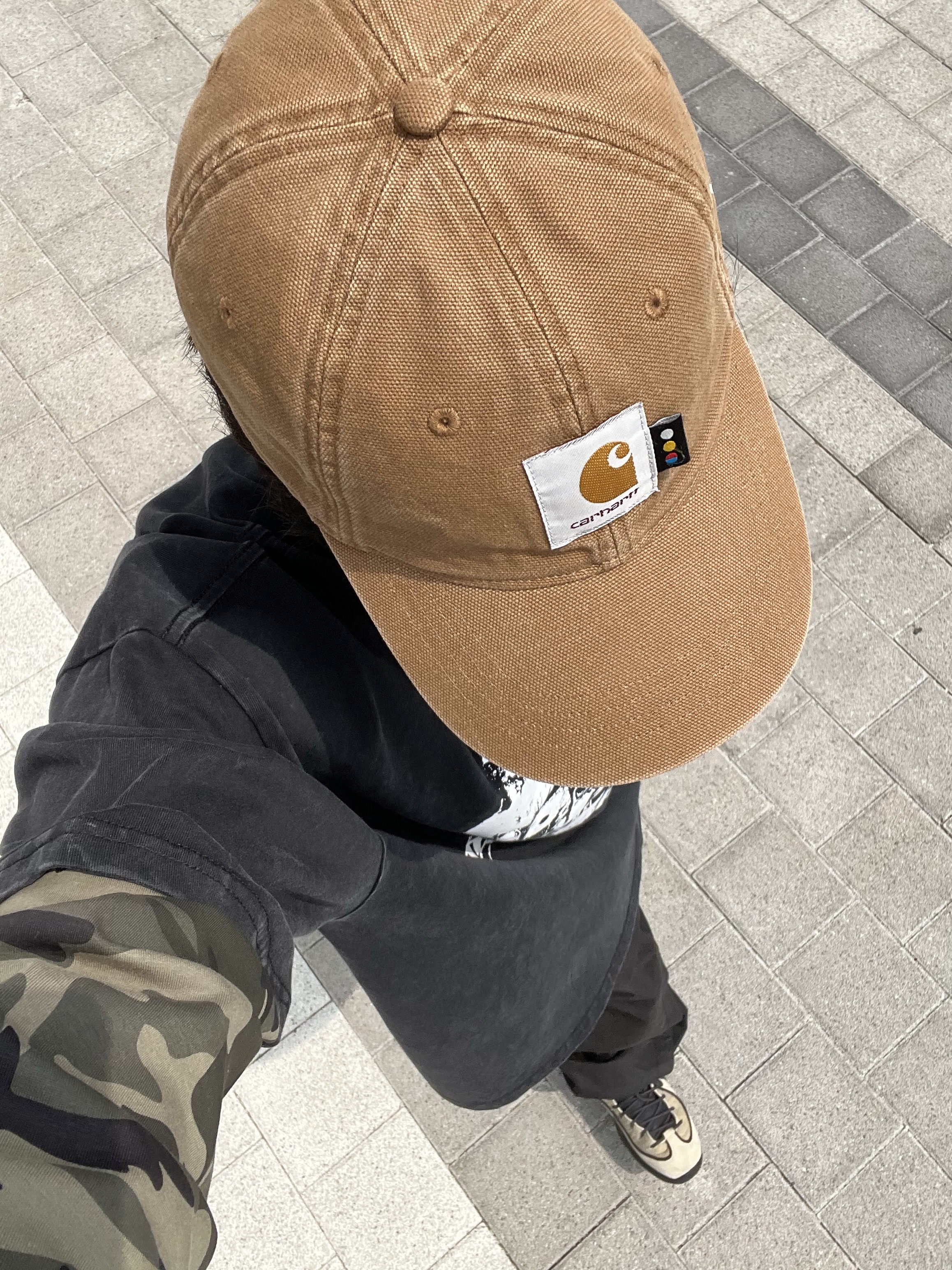 Carhartt WIP x IAB Studio Canvas 6-Panel Cap Hamilton Brown, Nike x Stussy Air Penny II Rattan and Limestone 착용 스타일