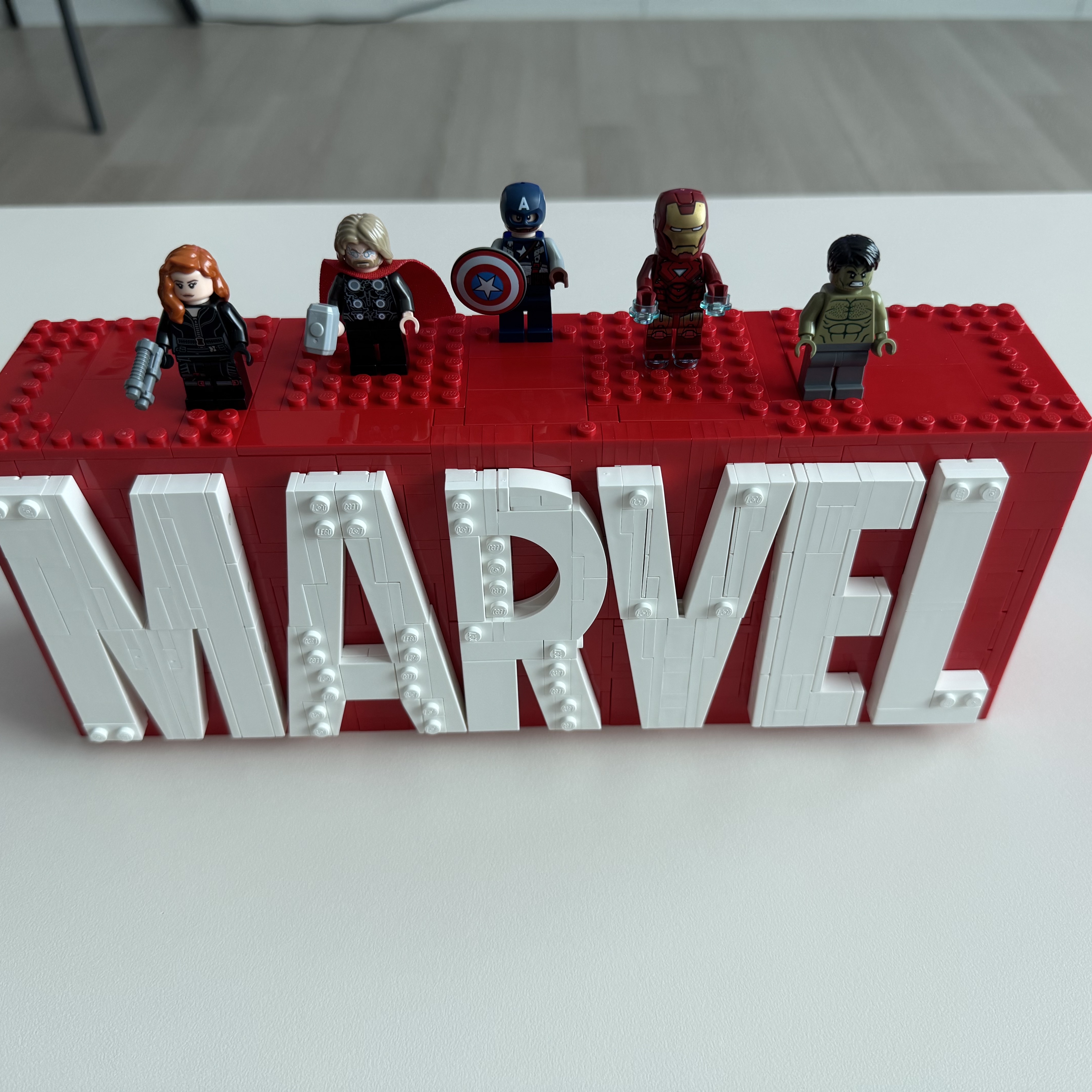 Lego Marvel Logo & Minifigures 착용 스타일