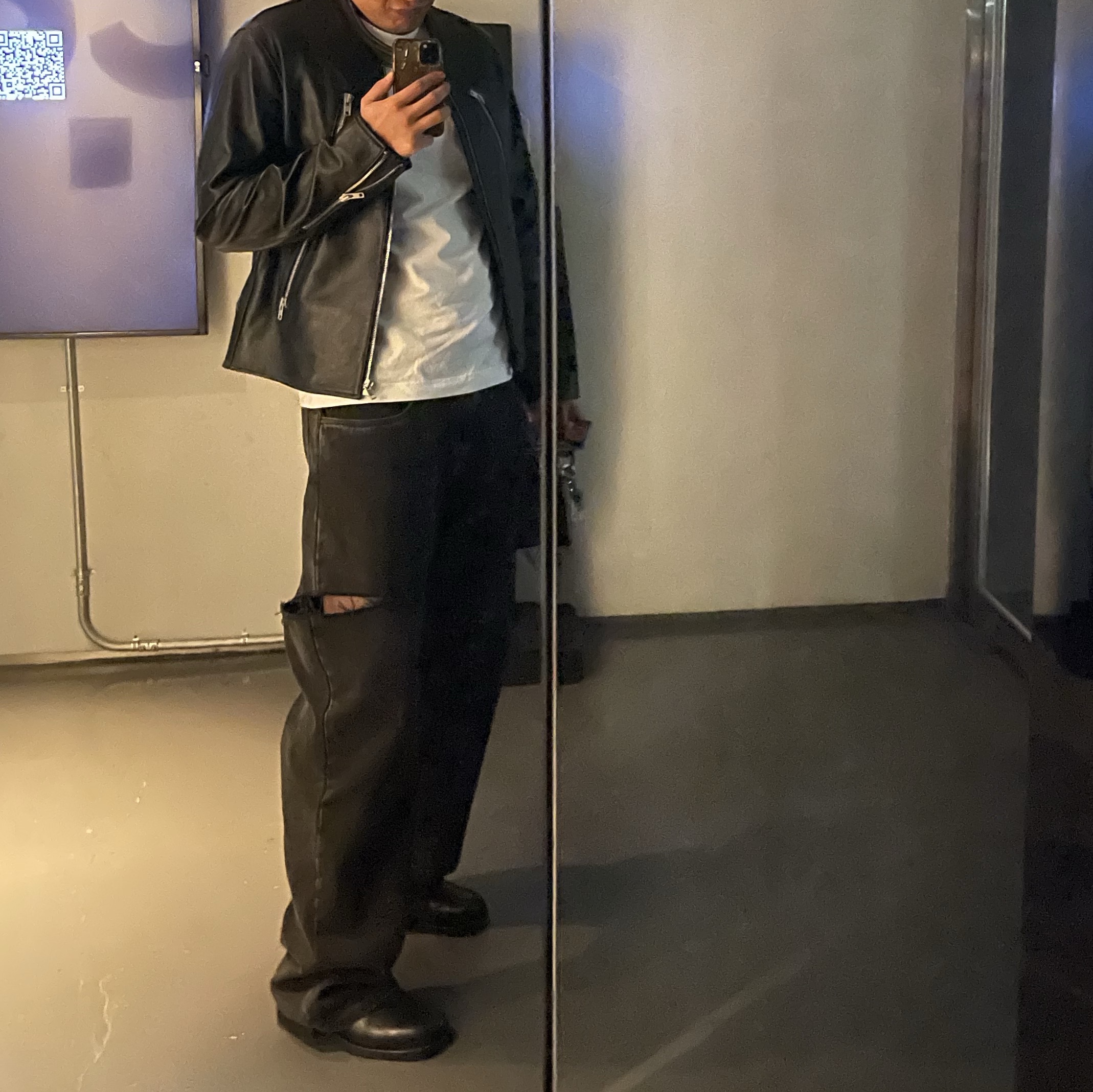 (W) Maison Margiela Denim Jeans With Slash Details Blue Jeans, Gentle Monster x Maison Margiela MM210 Black Clear 착용 스타일 - 7