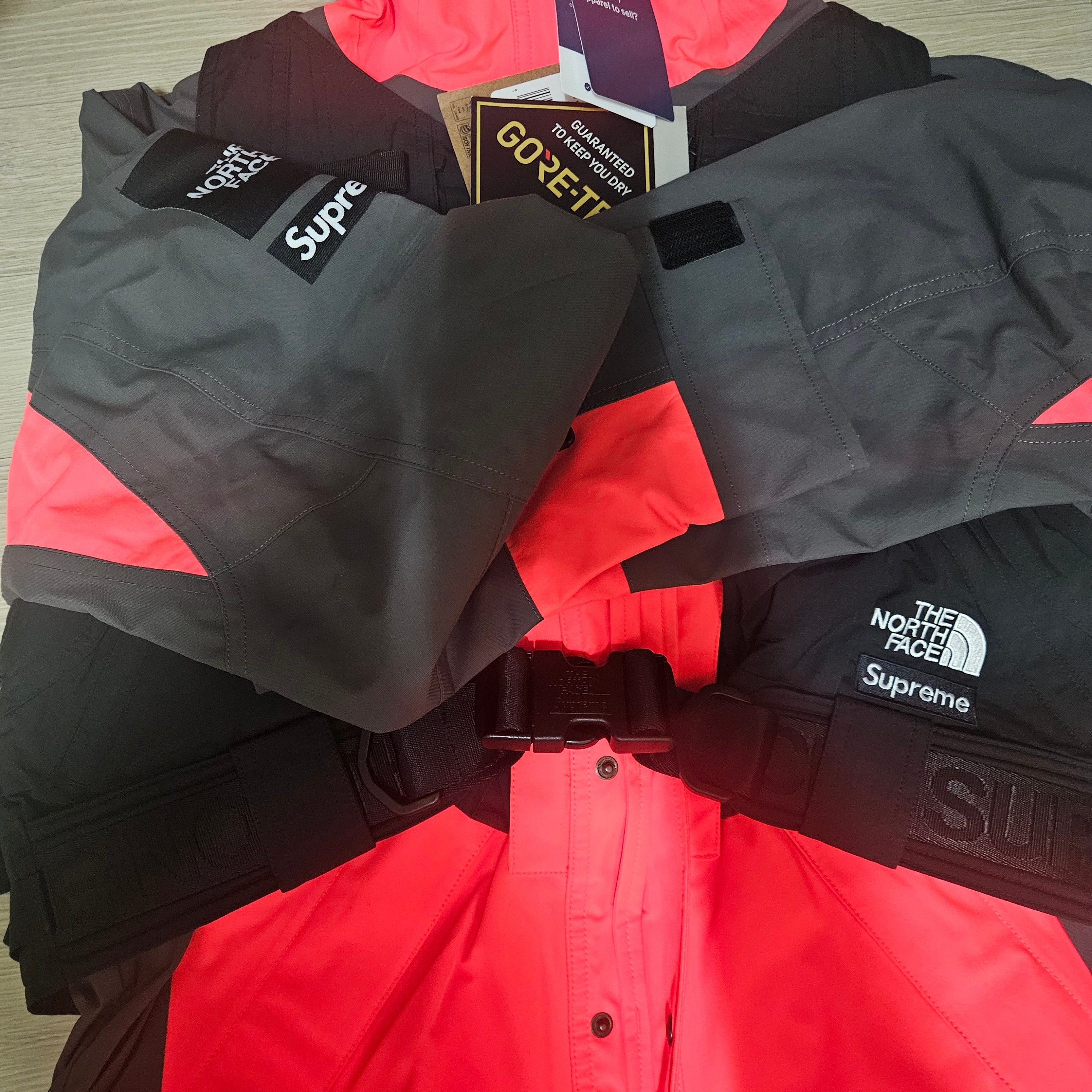 Supreme x The North Face RTG Jacket + Vest Red - 20SS 착용 스타일