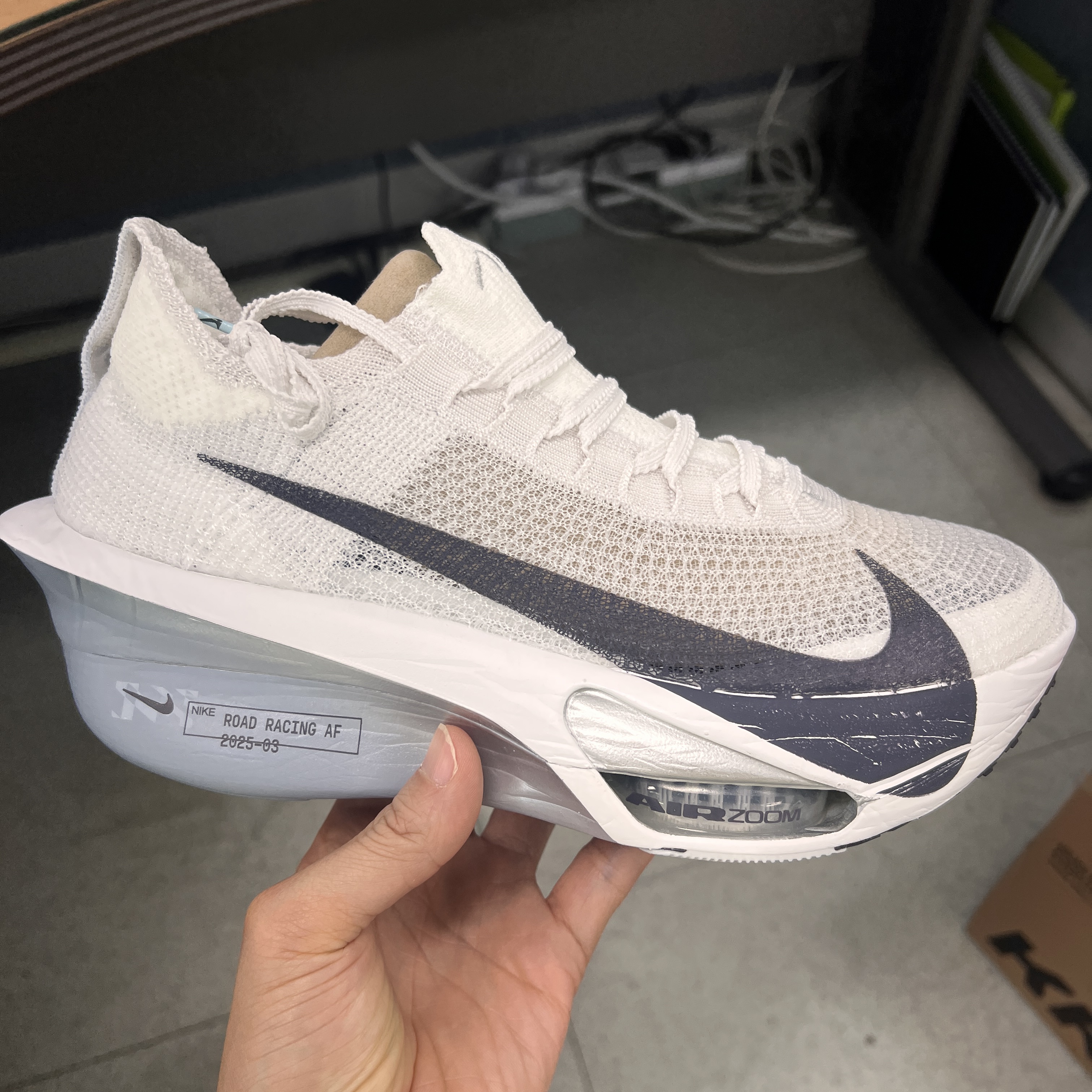 Nike Air Zoom Alphafly Next% 3 White Pure Platinum 착용 스타일