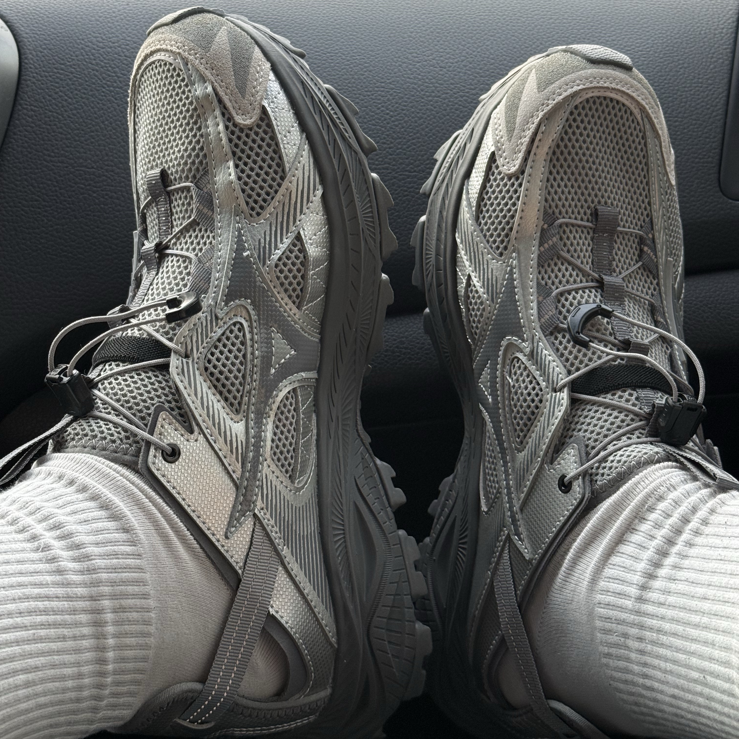 Mizuno Racer Trail SE Silver Grey 착용 스타일