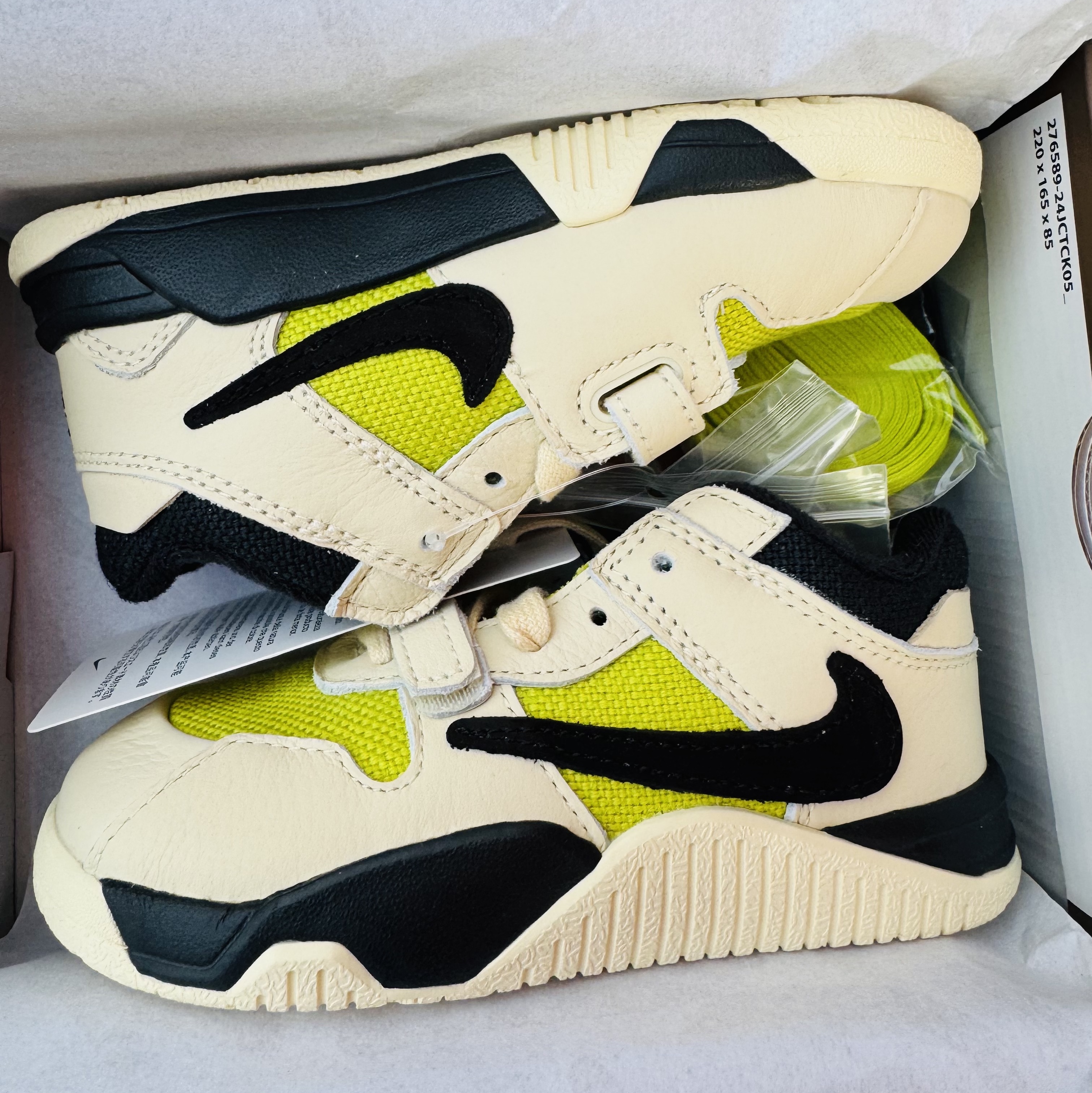 (TD) Jordan x Travis Scott Jumpman Jack TR Bright Cactus, New Balance 993 Made in USA Grey - 4E Extra Wide 착용 스타일 - 1