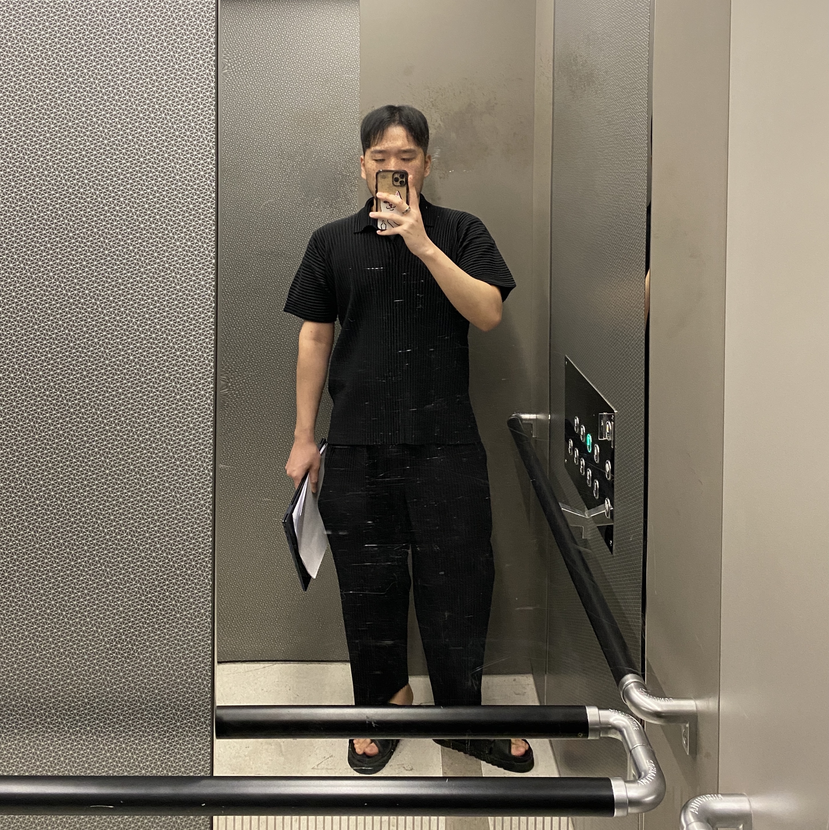 Homme Plisse Issey Miyake Basics Polo Black, Homme Plisse Issey Miyake Straight Basics Pants Black 착용 스타일