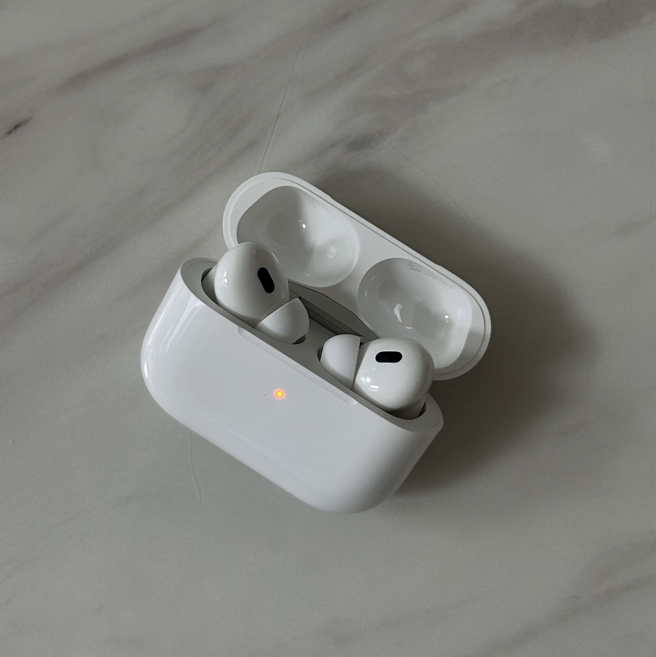Apple Airpods Pro 2nd Gen with MagSafe Charging Case USB C (Korean Ver.), Apple AirPods 1st Gen (Korean Ver.) 착용 스타일 - 1
