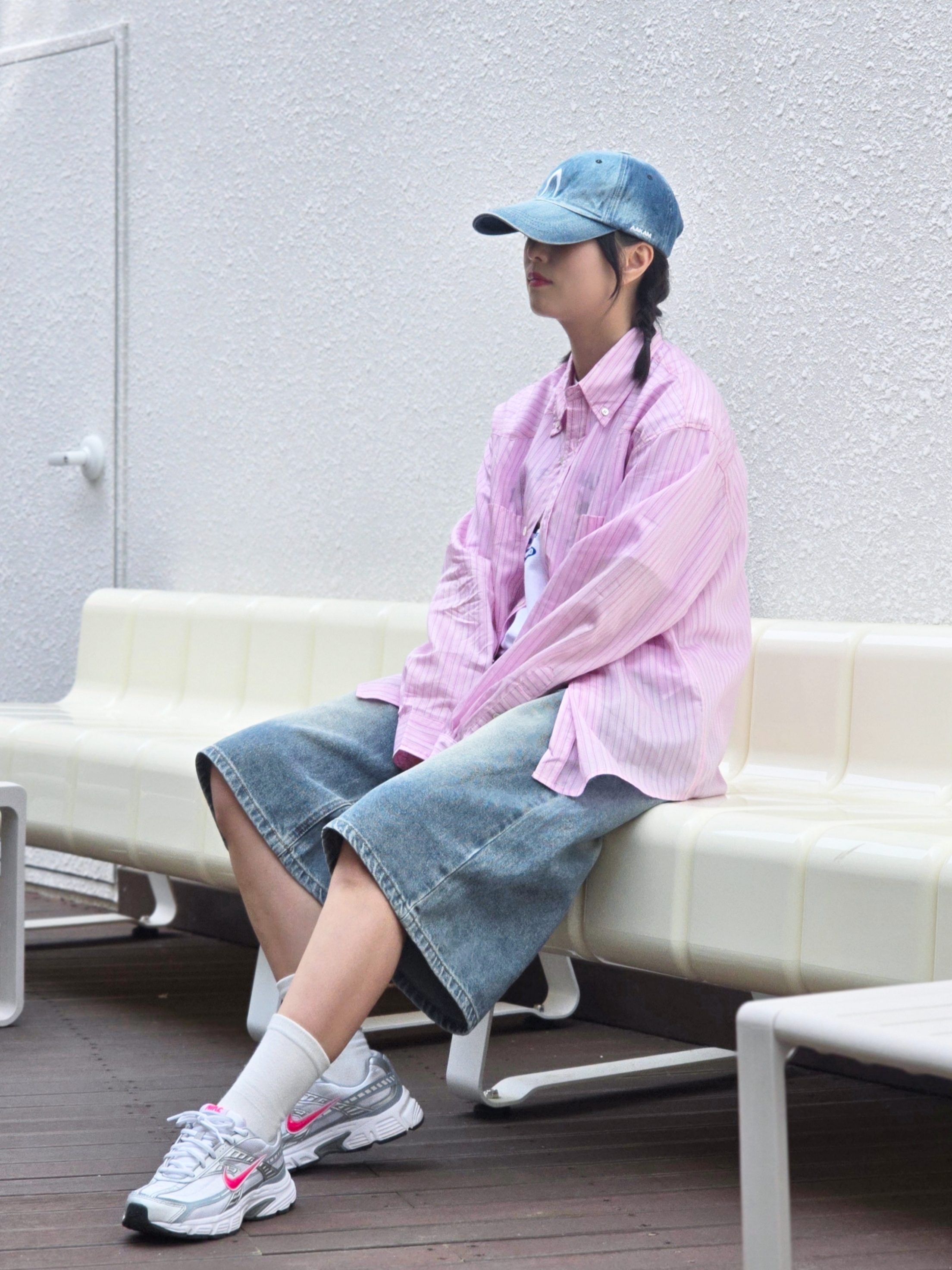 (W) Nike Initiator Cherry Metallic Silver 착용 스타일 - 1