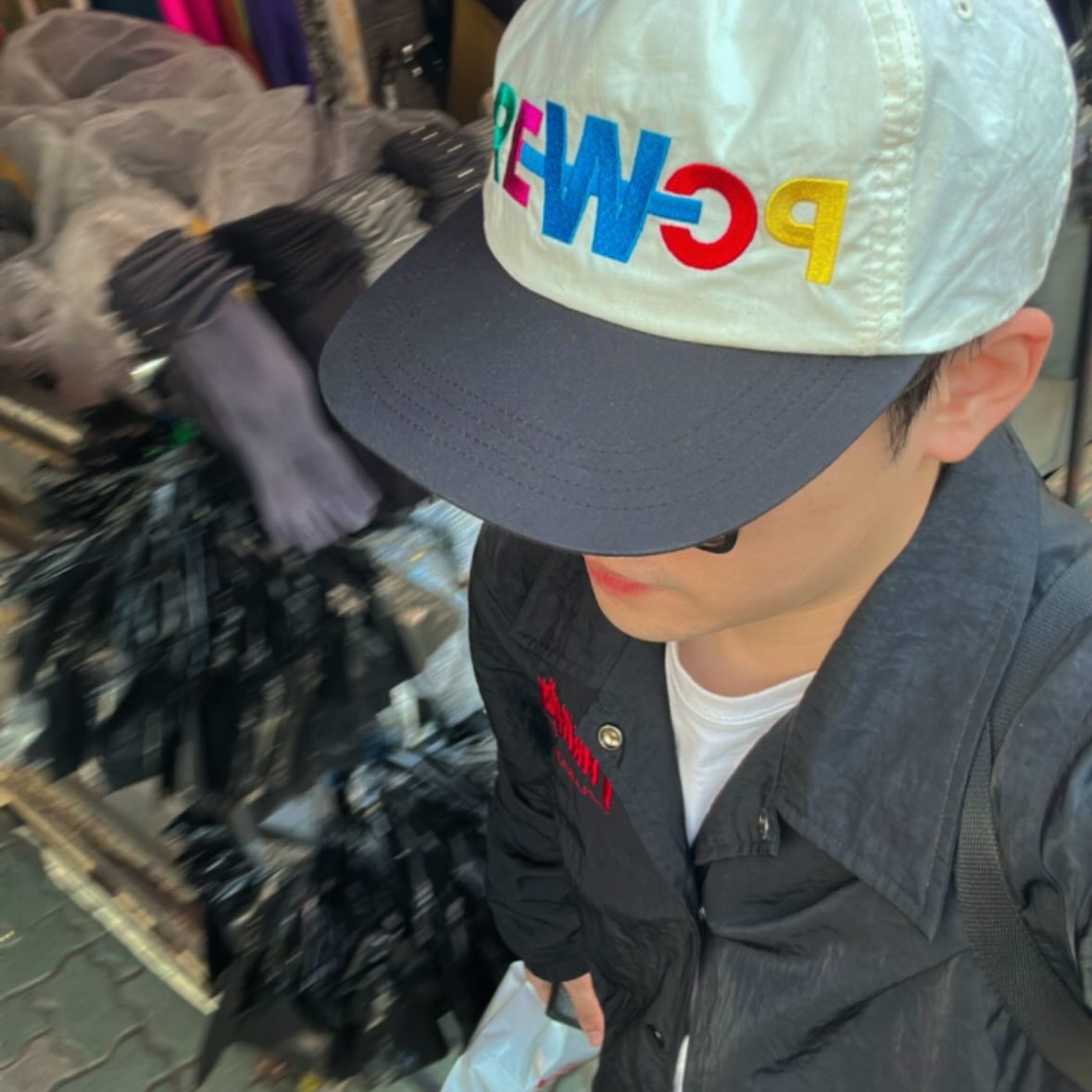 G-DRAGON Power Ball Cap White 착용 스타일