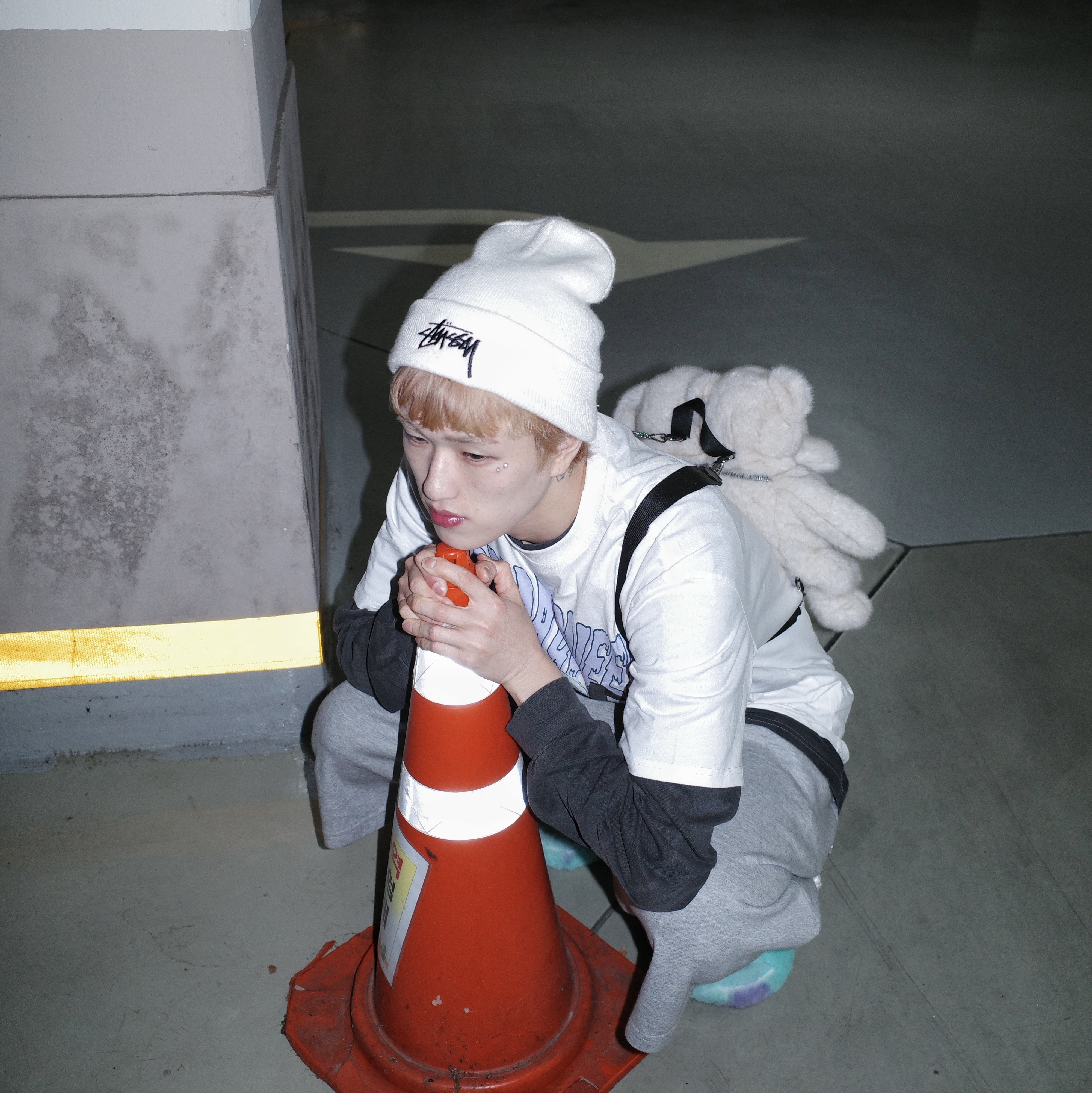 Nike x Stussy Cuff Beanie White, Crocs x Disney Pixar Monters, Inc. Sulley Classic Cozzzy Sandal Multi 착용 스타일 - 3