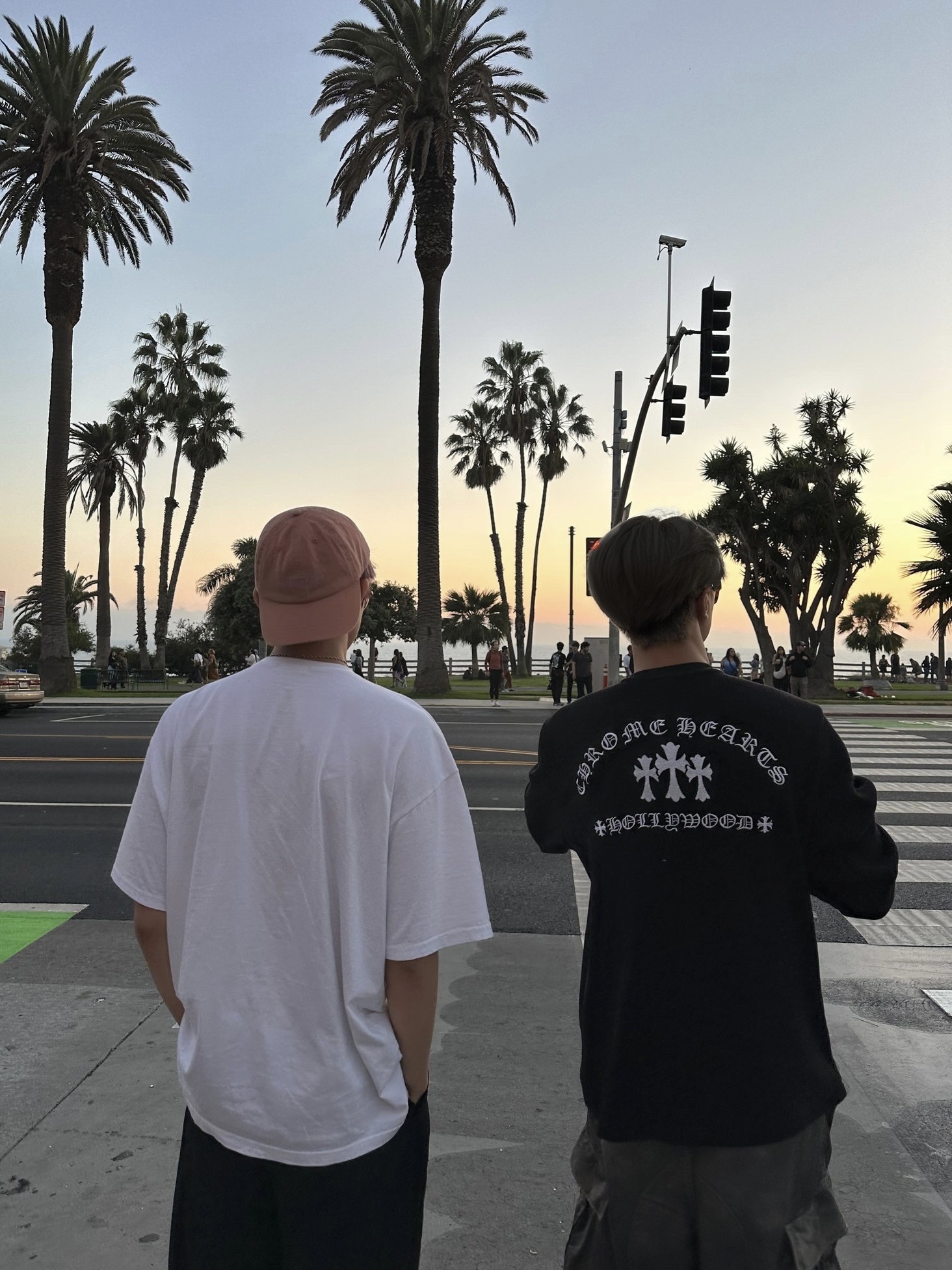 Chrome Hearts Triple Cross Hollywood Script Logo LS T-Shirt Black 착용 스타일 - 2
