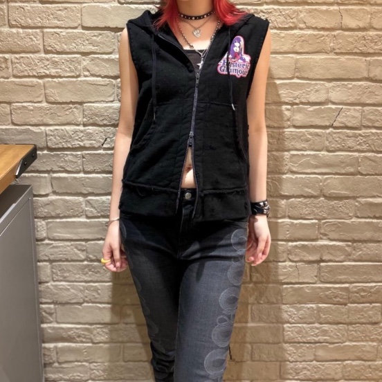 (W) Hysteric Glamour Girls Take Over Vest Black 착용 스타일