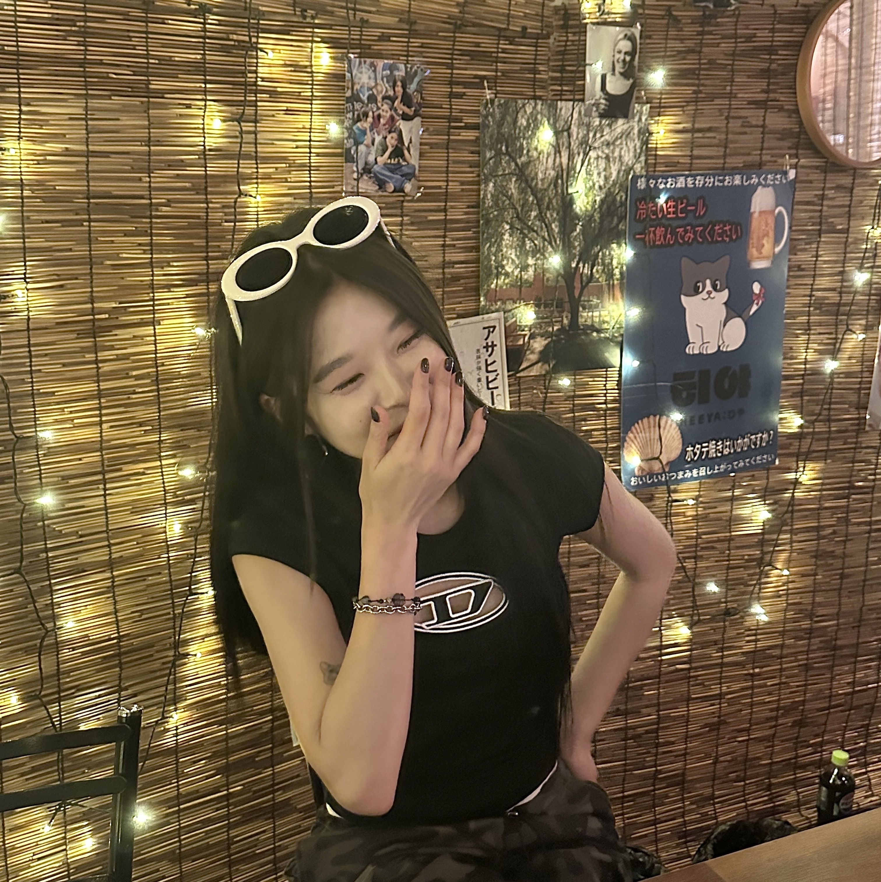 (W) Diesel T-Angie Peekaboo Logo T-Shirt Black 착용 스타일