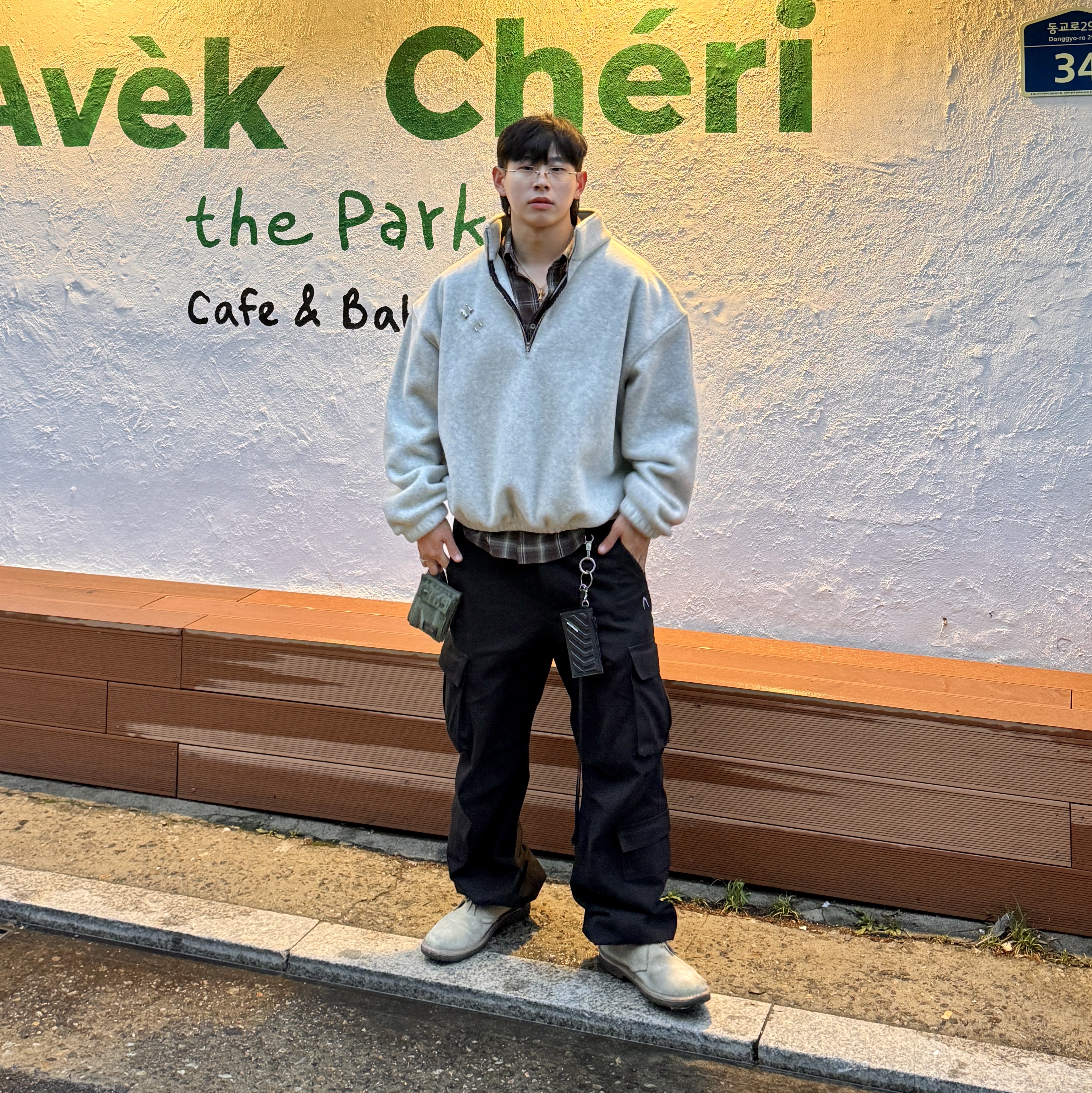 MJD Cropped Check Shirt Choco Brown, Nonnod Half zip fleece Cloud white 착용 스타일 - 1