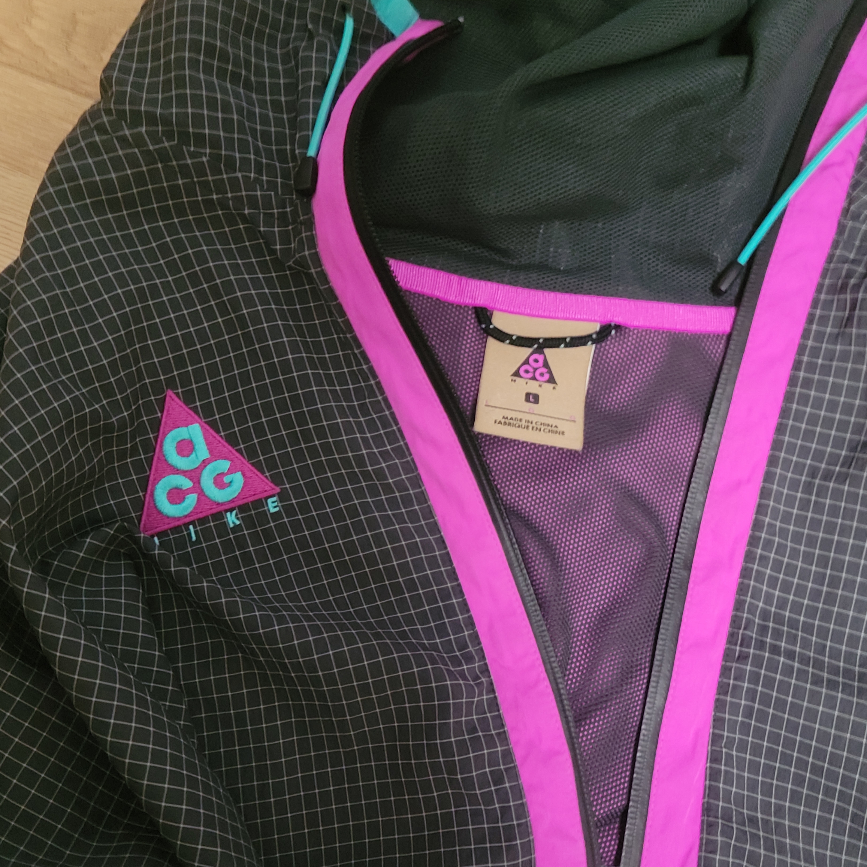Nike ACG Woven Hooded Jacket Anthracite - US/EU 착용 스타일