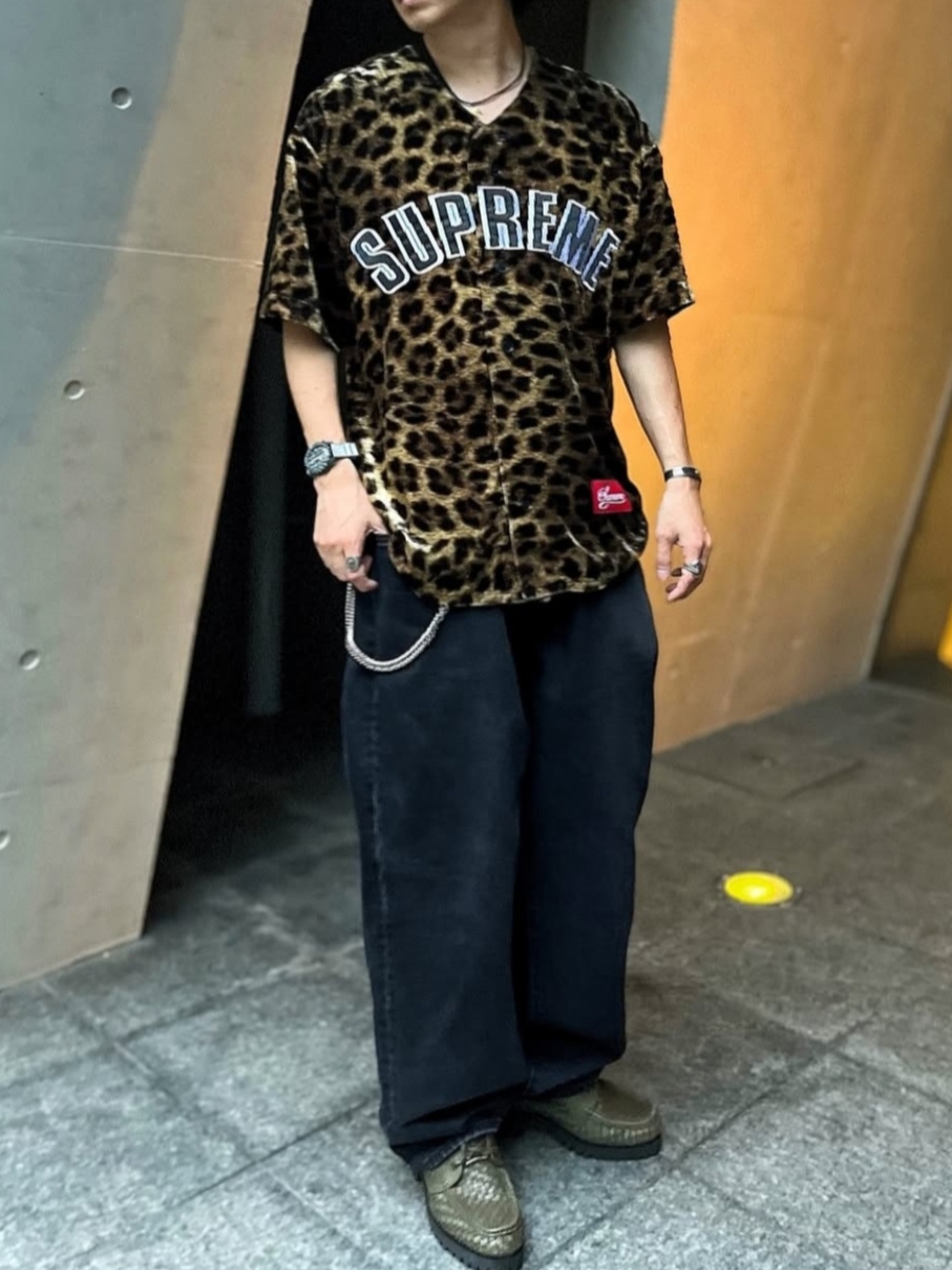 Supreme Velvet Baseball Jersey Leopard - 25SS 착용 스타일