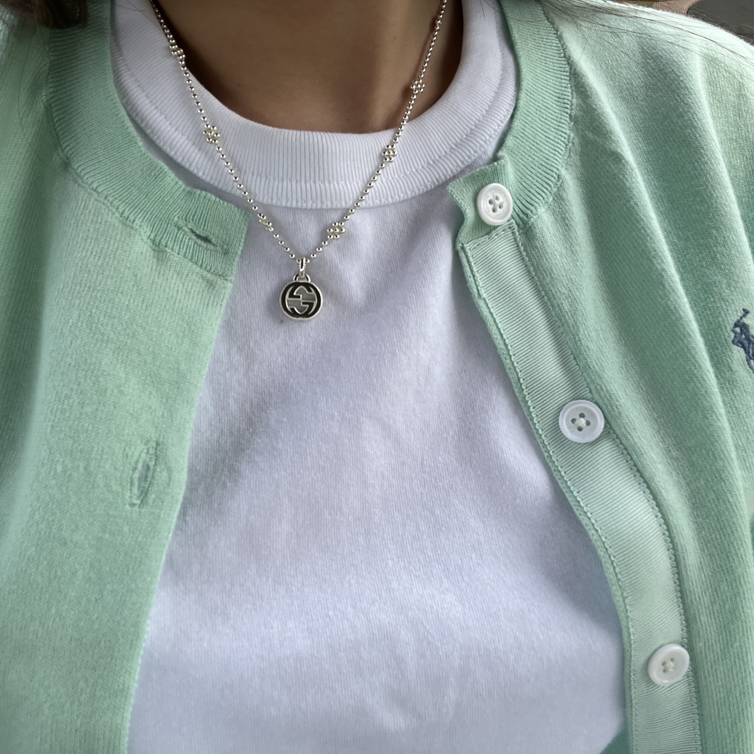 Gucci Interlocking G Pendant Flower Motif Chain Necklace Silver 착용 스타일 - 2