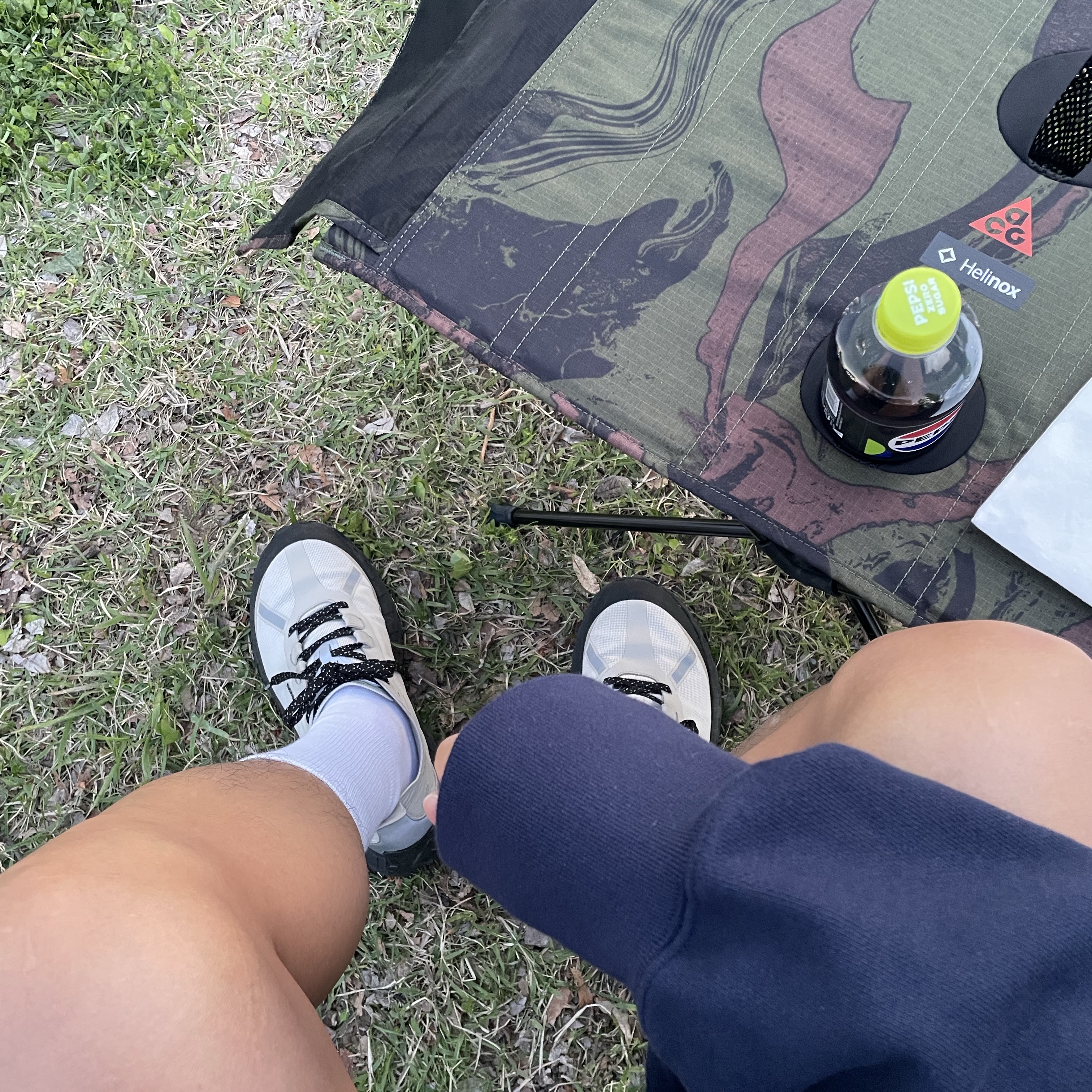 Helinox x ACG Table One 20FW (Red Label), Helinox x ACG Chair Zero - 20FW (Red Label) 착용 스타일