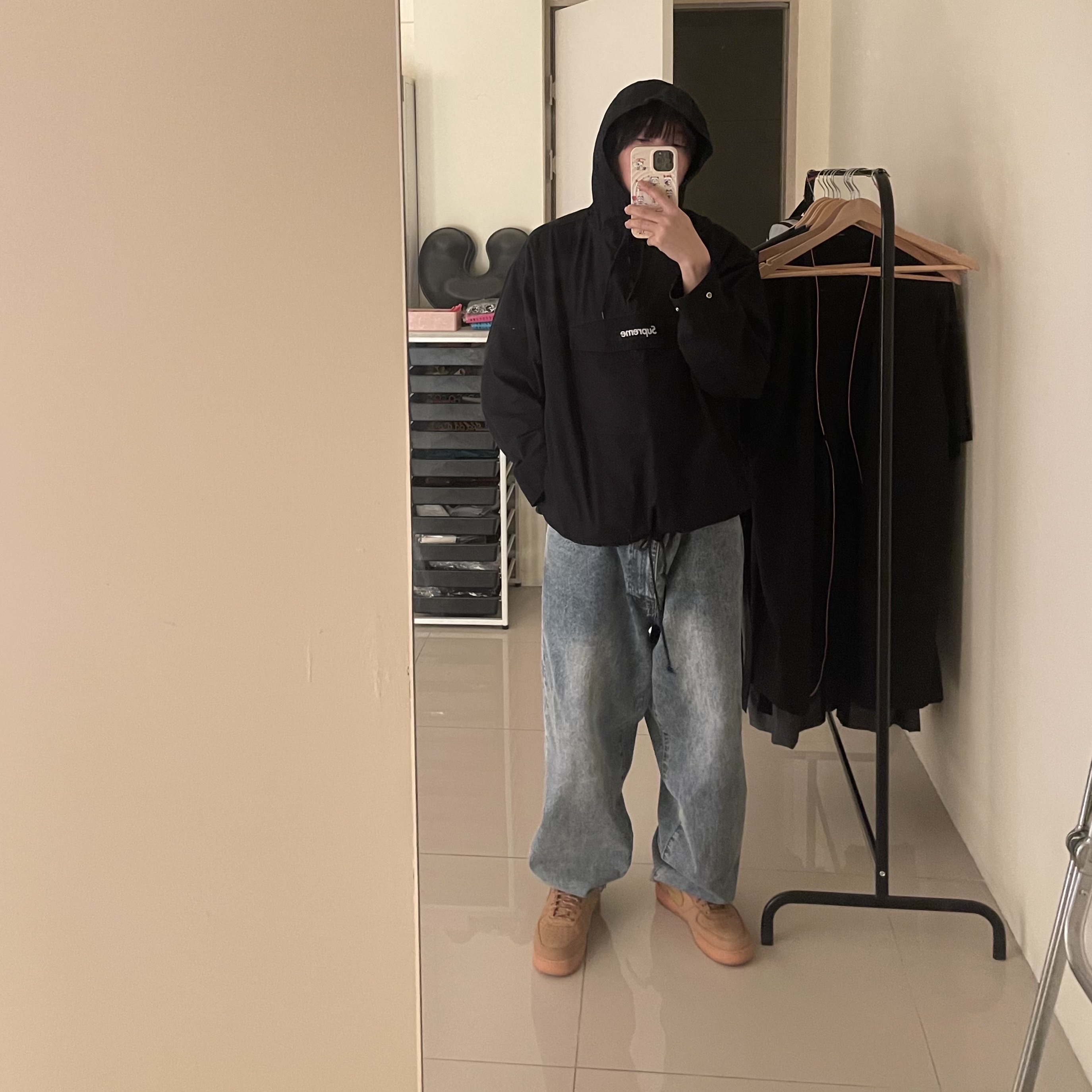 Supreme Cotton Utility Anorak Black - 24SS, Palace EL Script P90 Baggy Jean Stone Wash - 24FW 착용 스타일