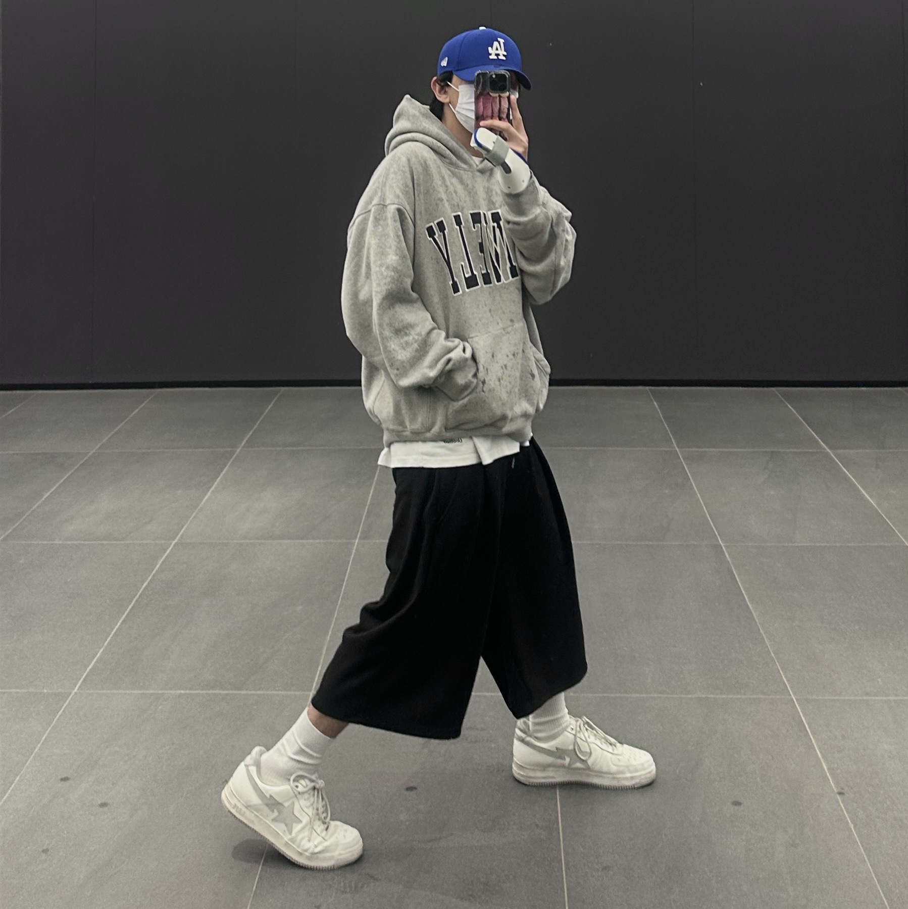 BAPE x JJJJound Bape Sta Low White Light Grey 착용 스타일 - 2