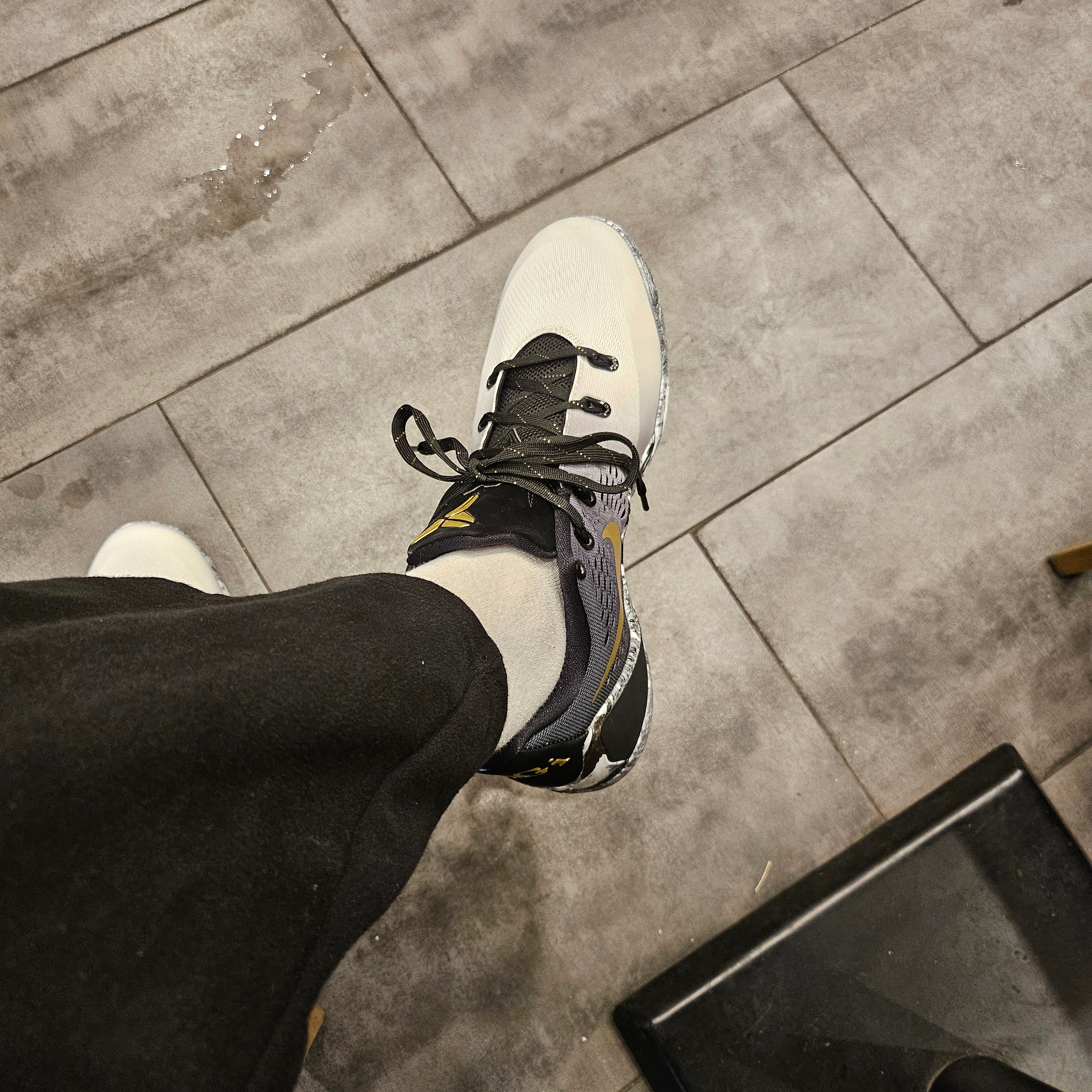 Nike Kobe 9 EM Low Protro Mambacita 착용 스타일 - 3