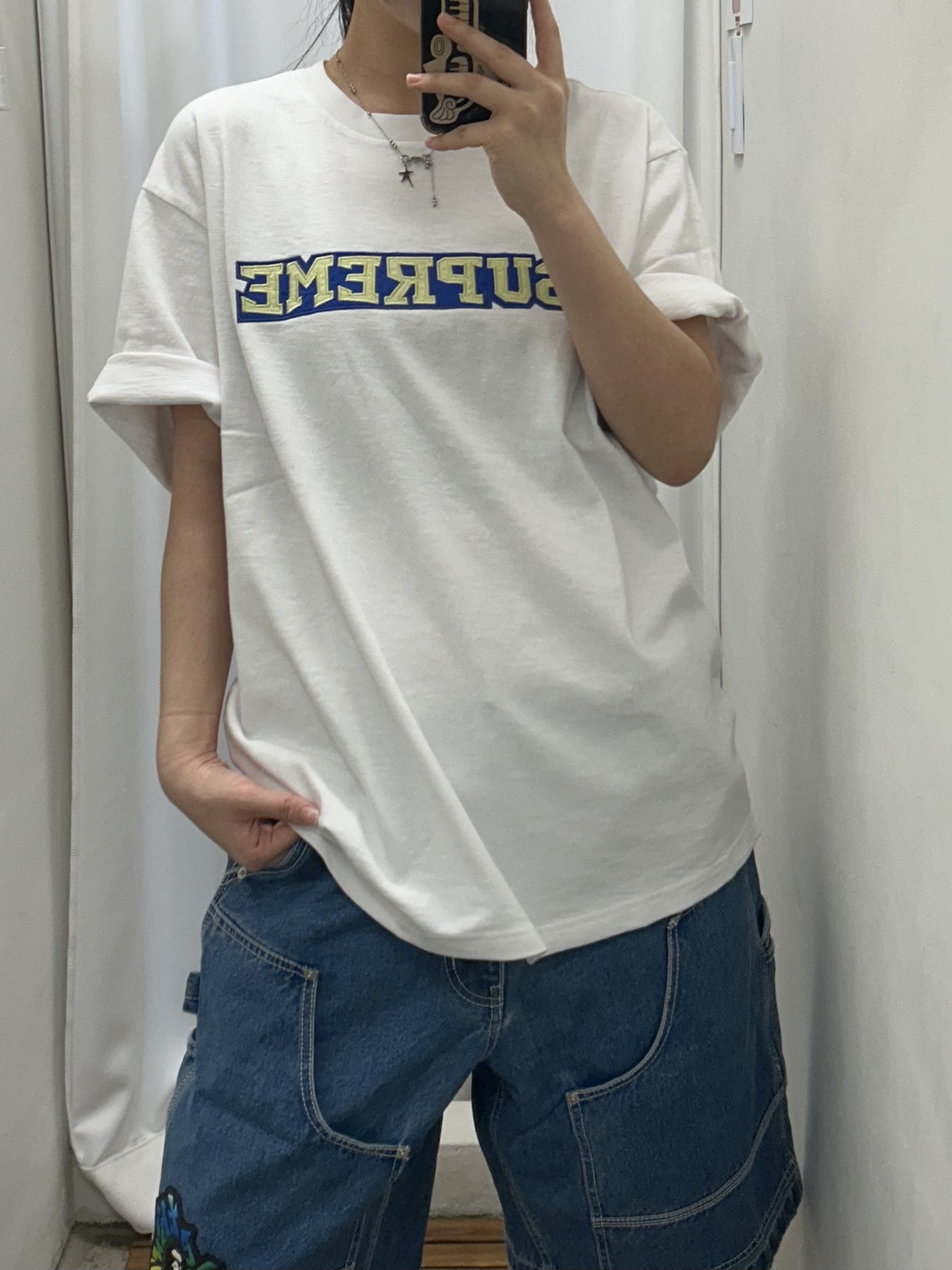 Supreme Satin Applique S/S Top White - 25SS, Human Made 6 Panel Twill Cap Red 착용 스타일 - 2