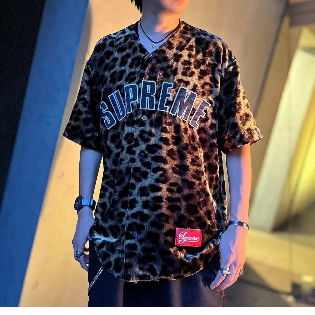 Supreme Velvet Baseball Jersey Leopard - 25SS 착용 스타일