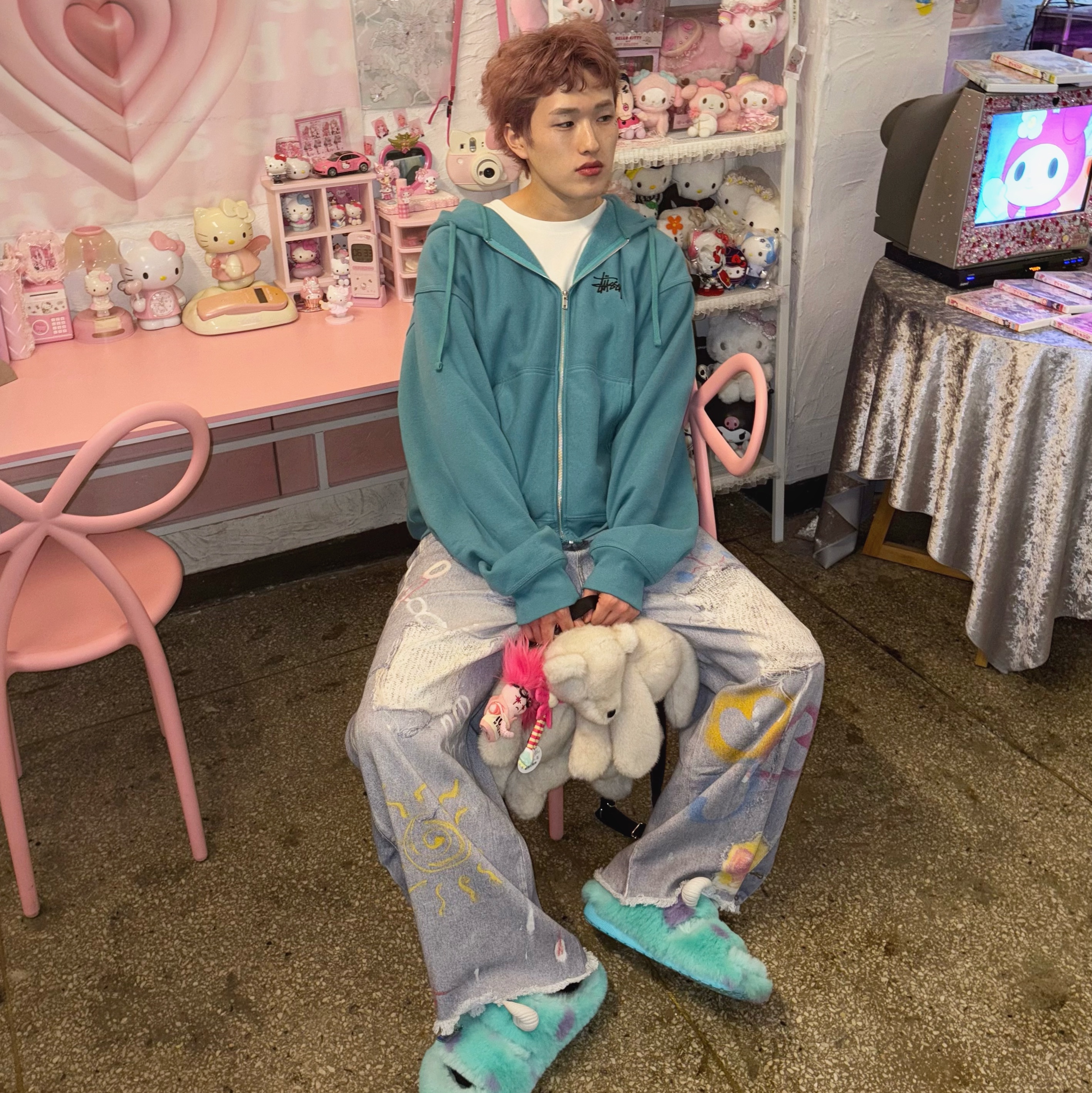 Stussy Basic Stussy Zip Hoodie Ocean 2024, Crocs x Disney Pixar Monters, Inc. Sulley Classic Cozzzy Sandal Multi 착용 스타일 - 5